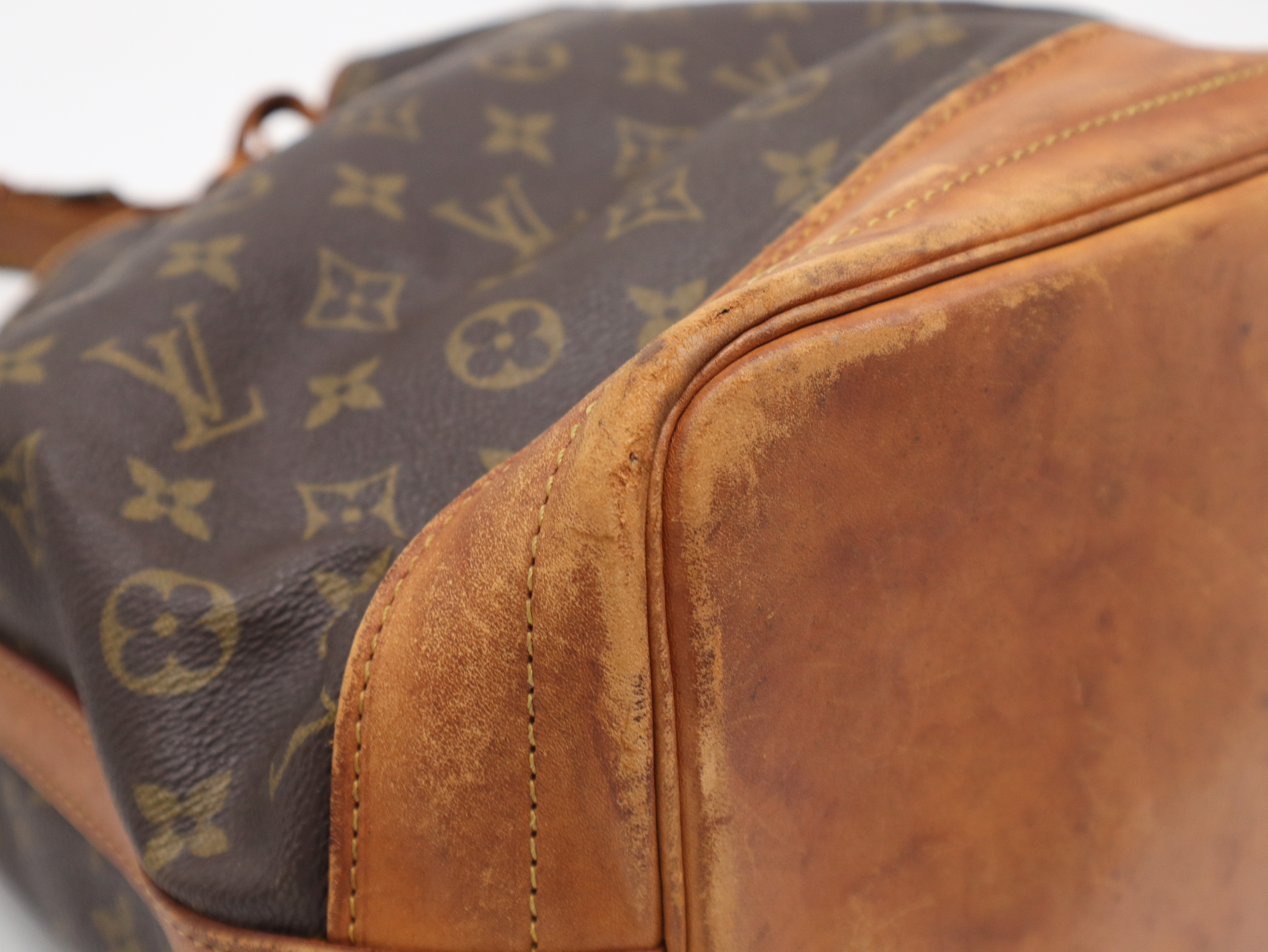 M42224 Monogram Noé Shoulder Bag — view 10