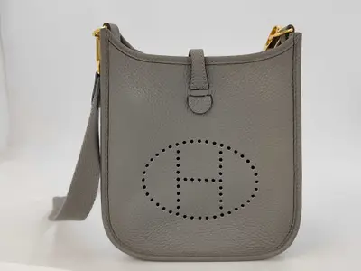 Evelyne Grey B Shoulder Bag