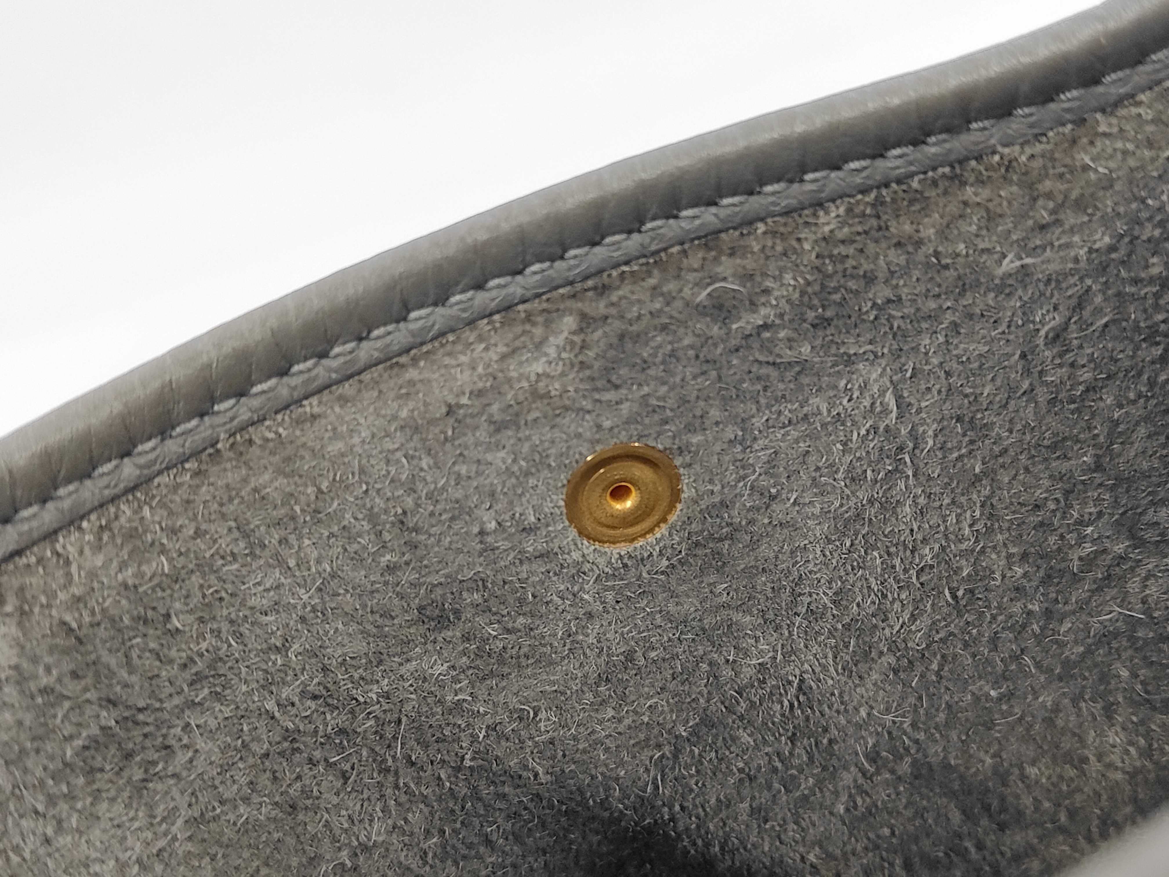 Evelyne Grey B Shoulder Bag — view 11
