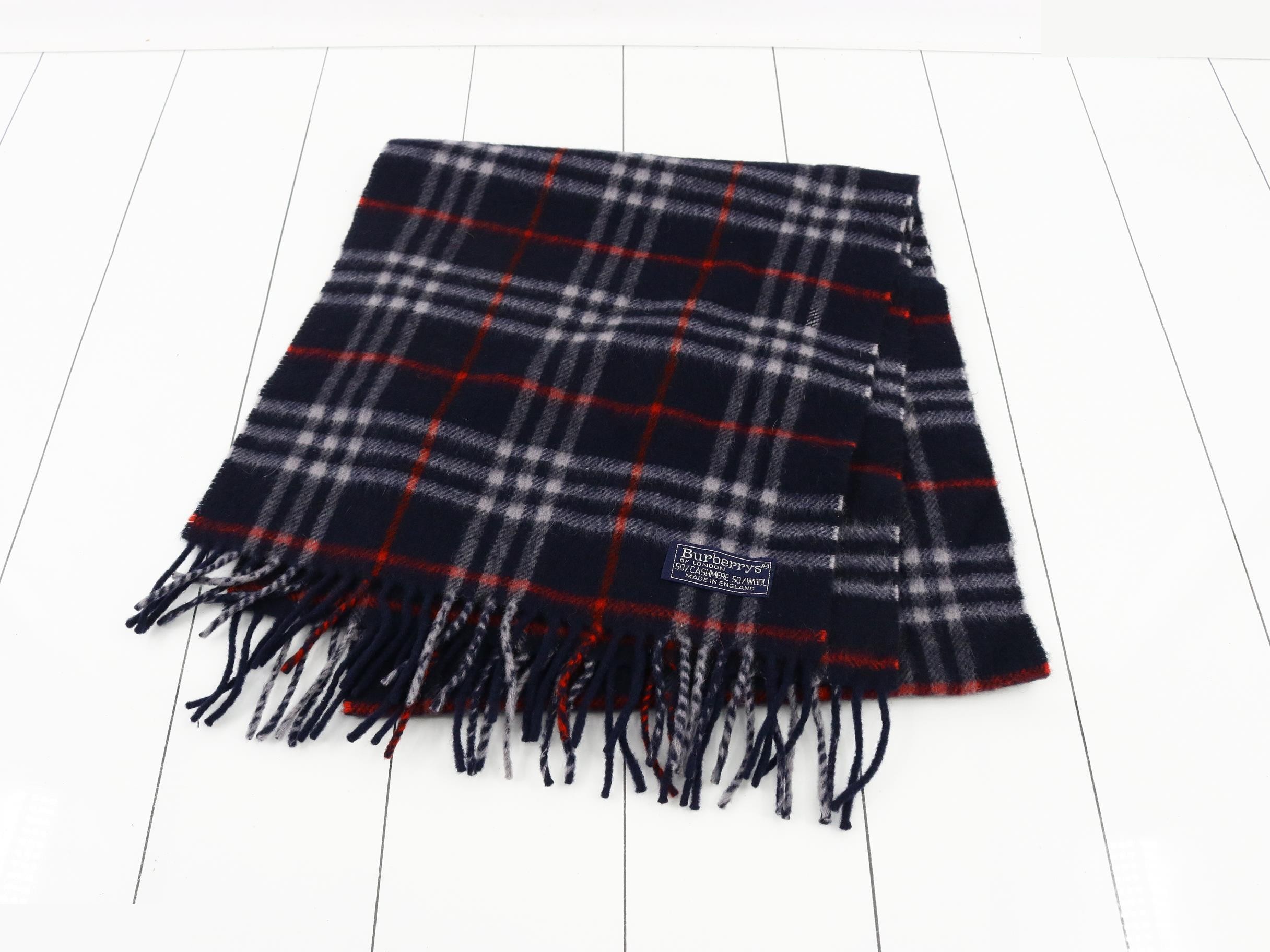 Other lines: Small items, accessories, and scarves — view 2
