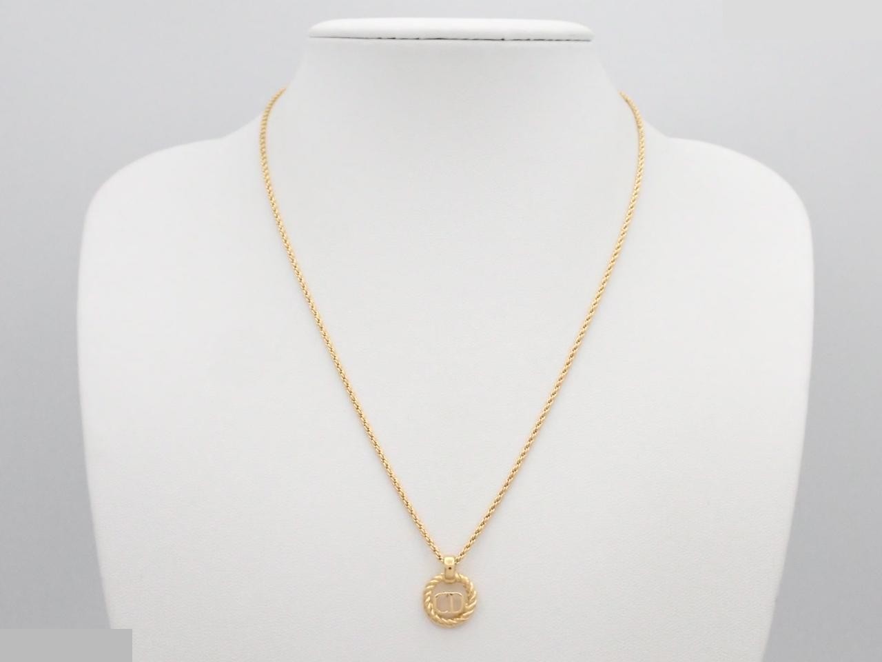 Other lines: Precious metals, necklaces, pendants — view 3