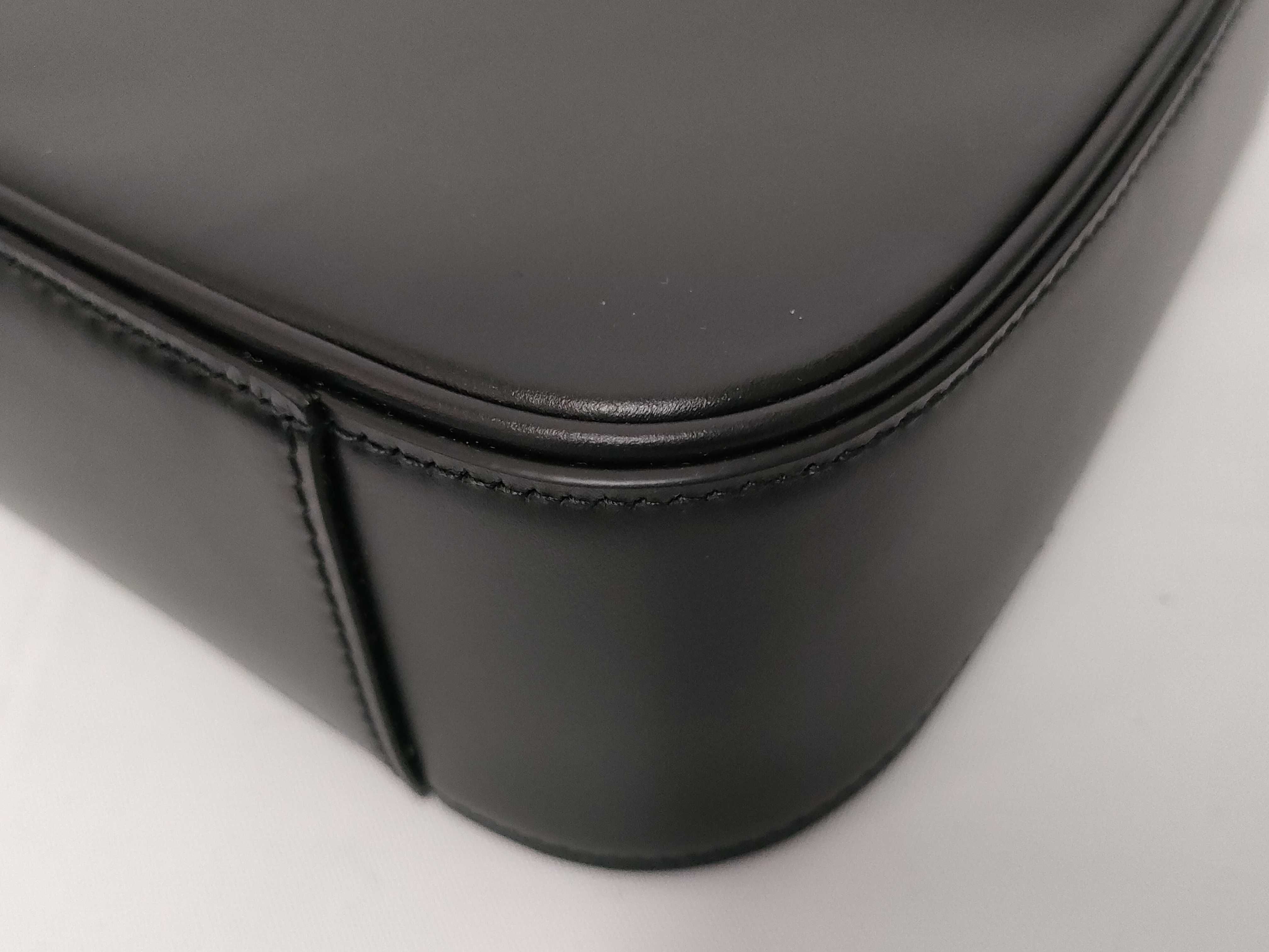 Le 5-7 Black Calf Leather Gold Logo Underarm Bag Handbag — view 4