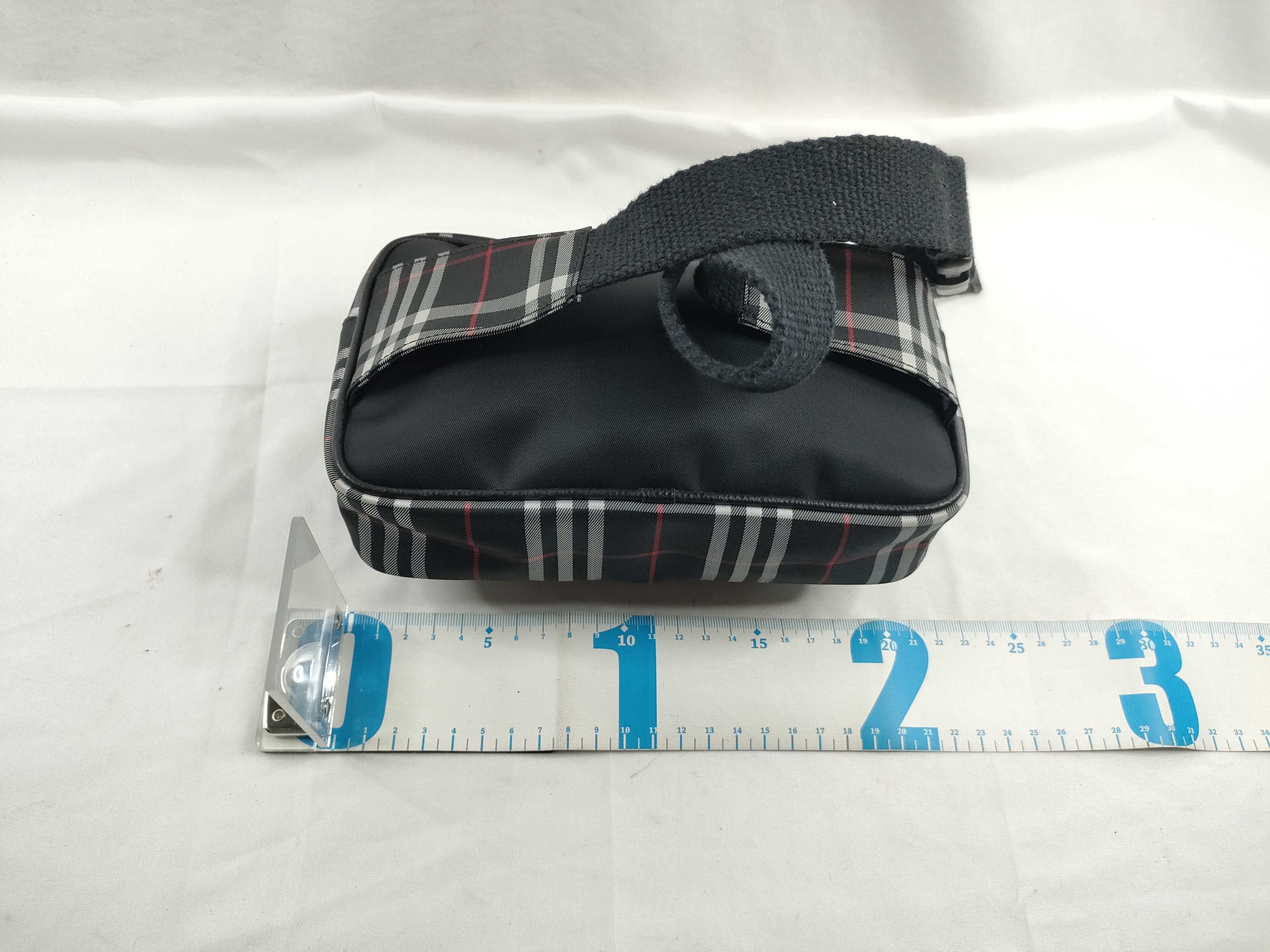 body bag, waist bag — view 2