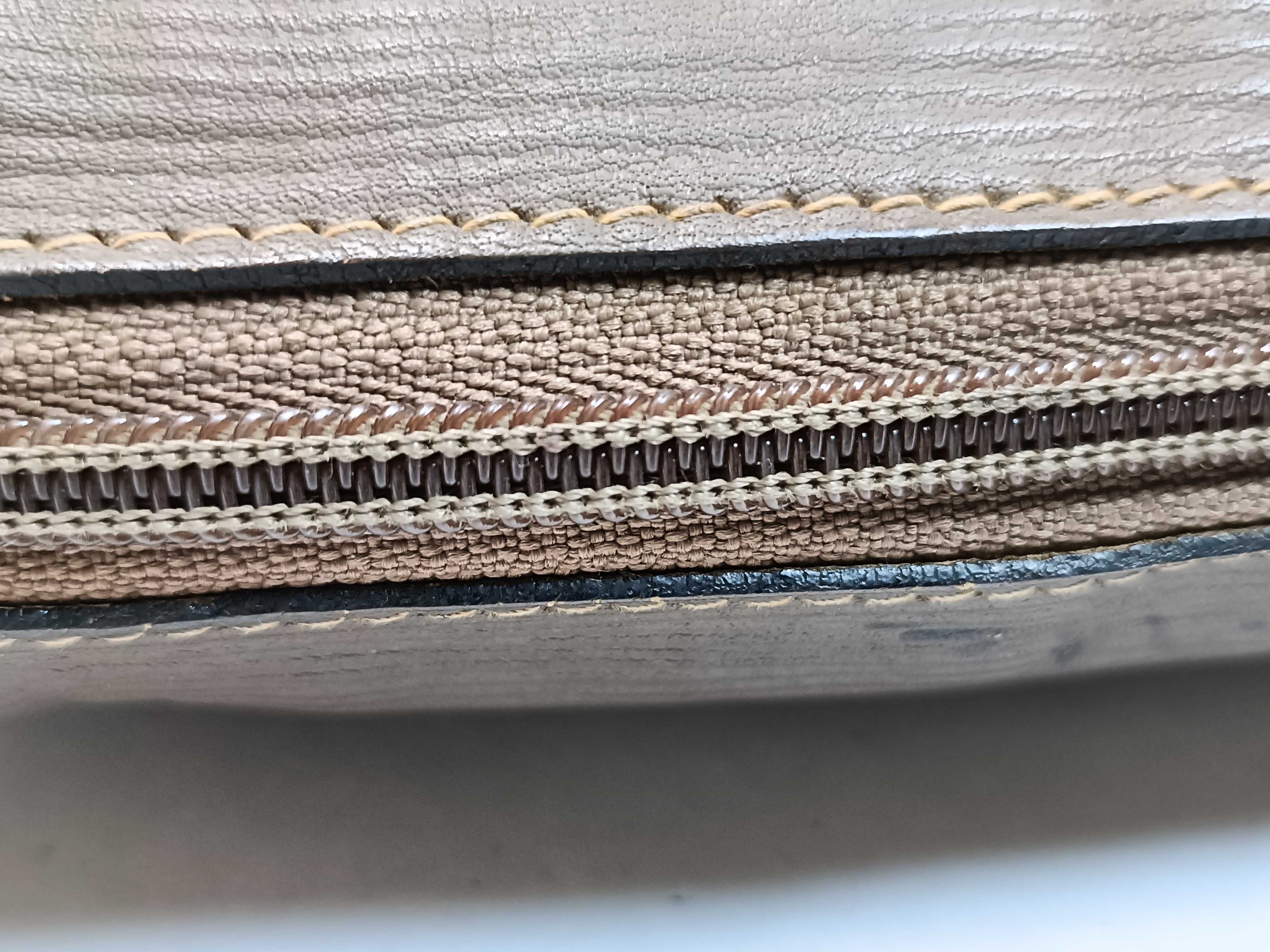Zucca pattern vinyl shoulder bag — view 9