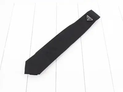 Re-NYLON Triangular Plate, Black, with Label/Box