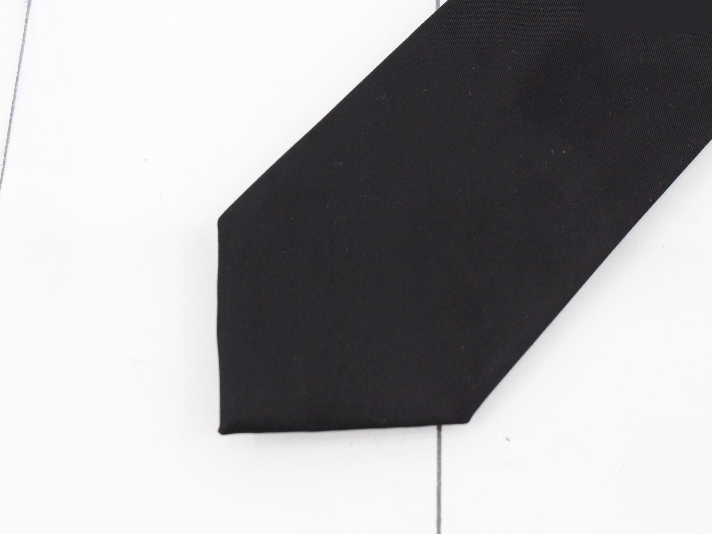 Re-NYLON Triangular Plate, Black, with Label/Box — view 3