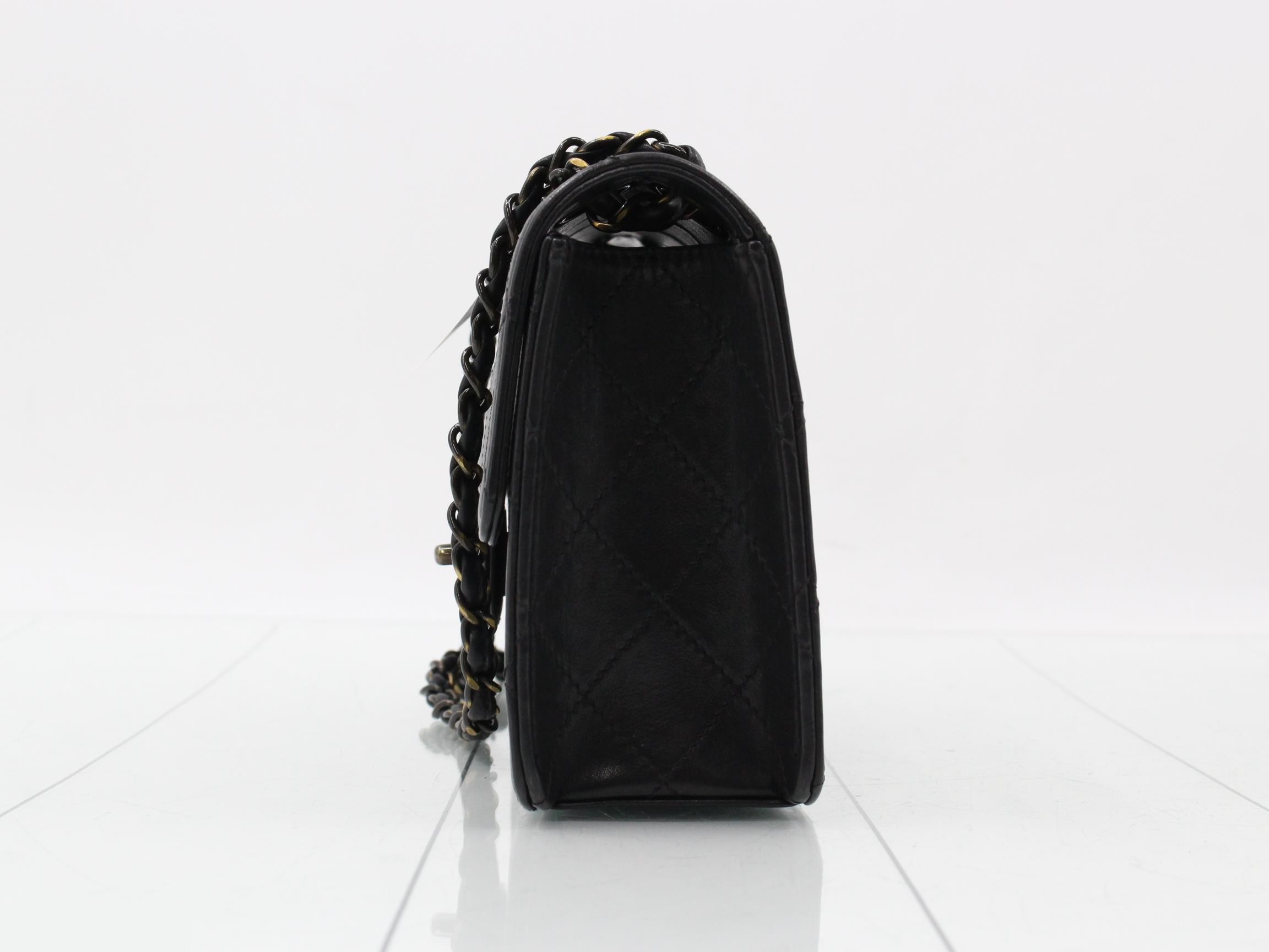 Matelassé Chain Shoulder Bag, Series 5 — view 3