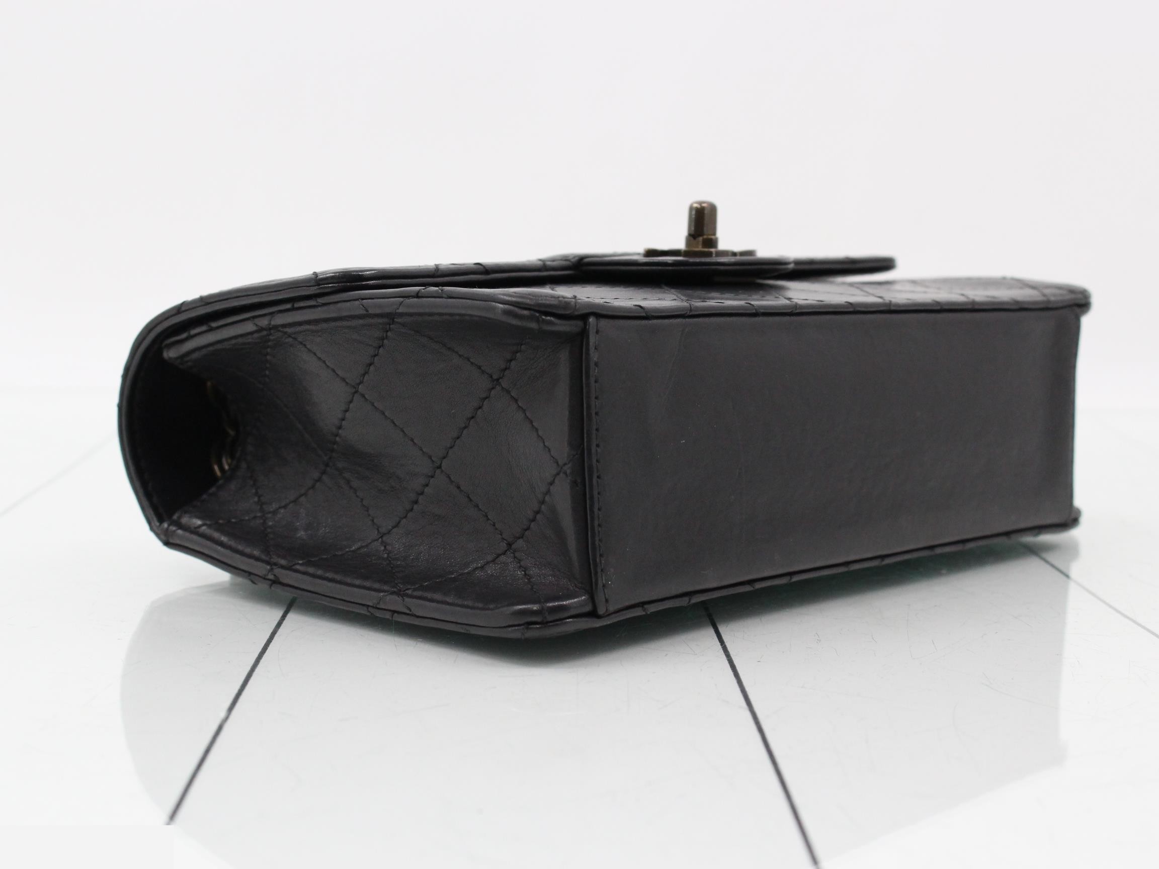 Matelassé Chain Shoulder Bag, Series 5 — view 5
