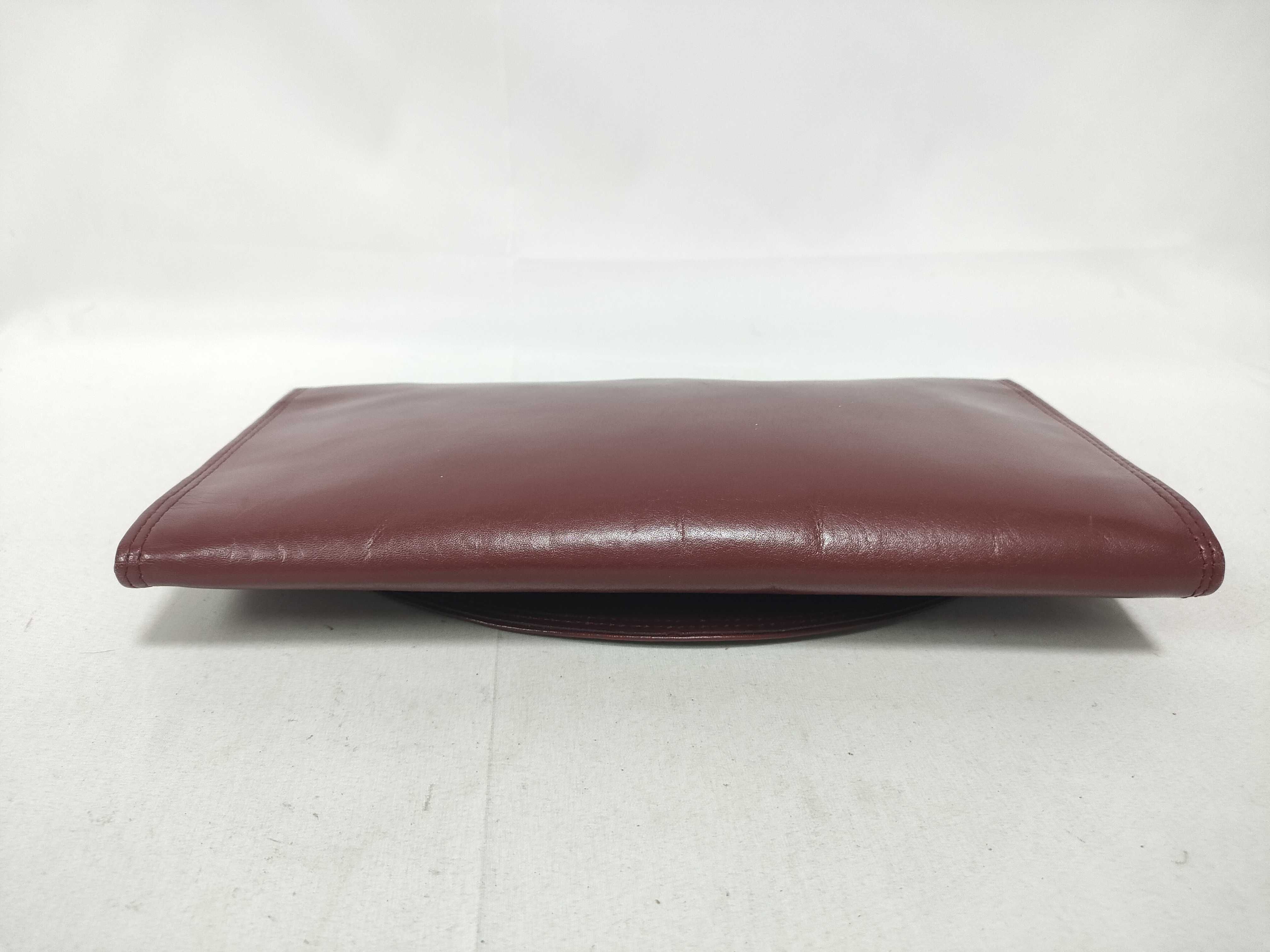 clutch — view 3