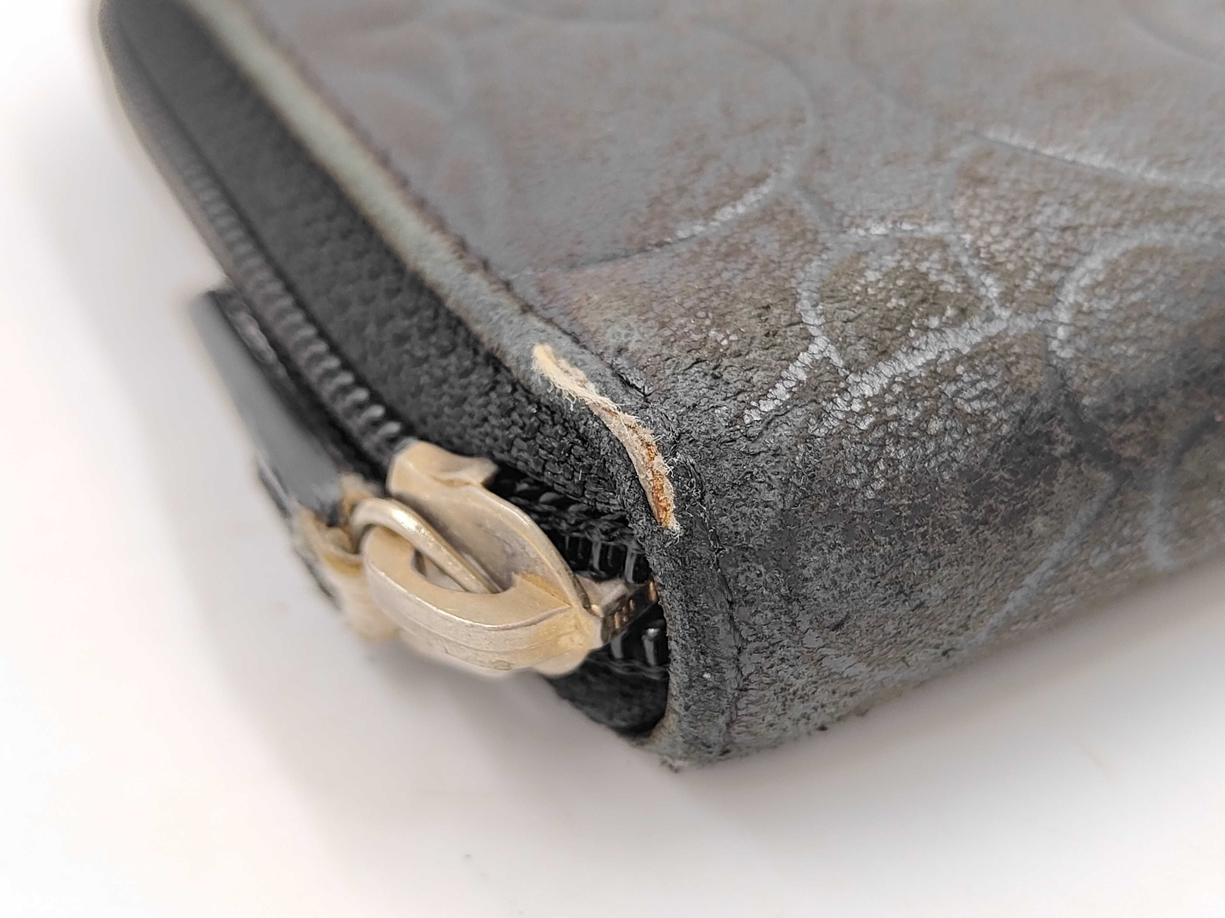 Wallet — view 3