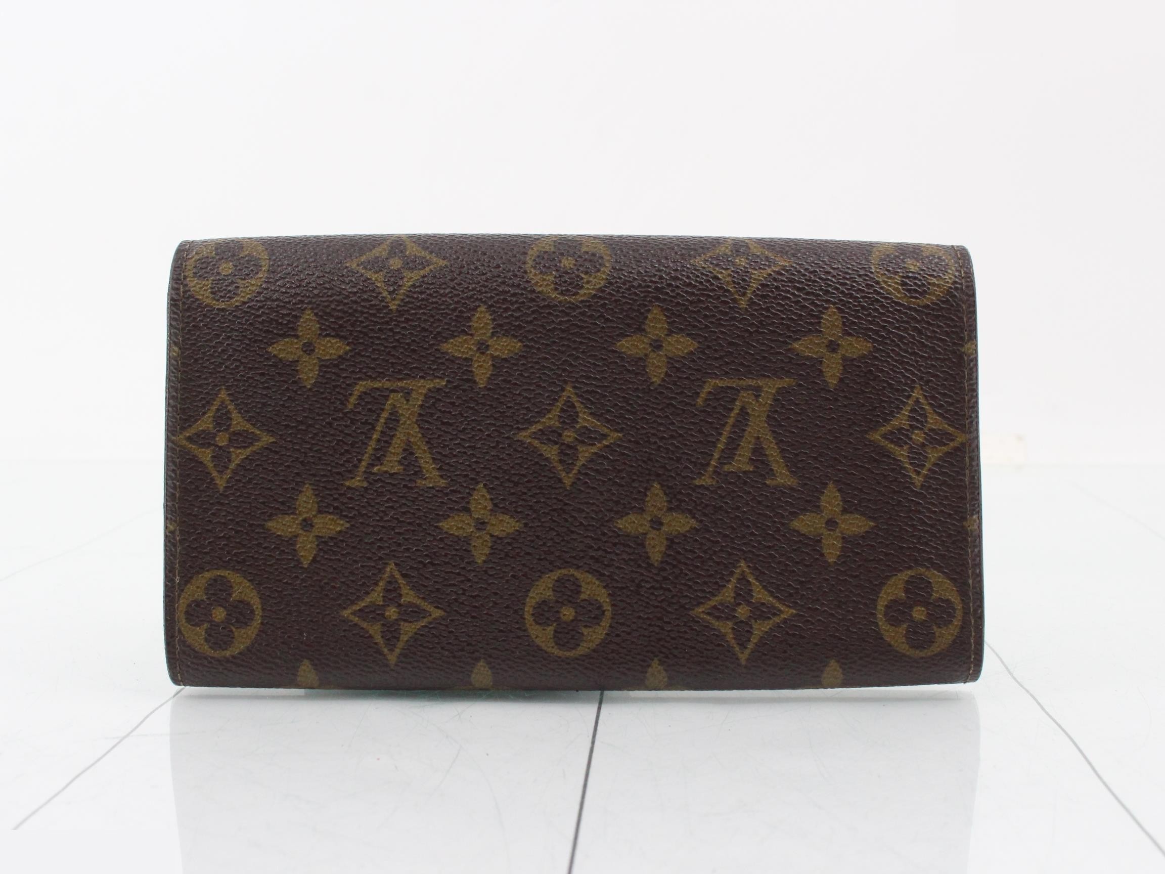Bi-fold long wallet — view 2