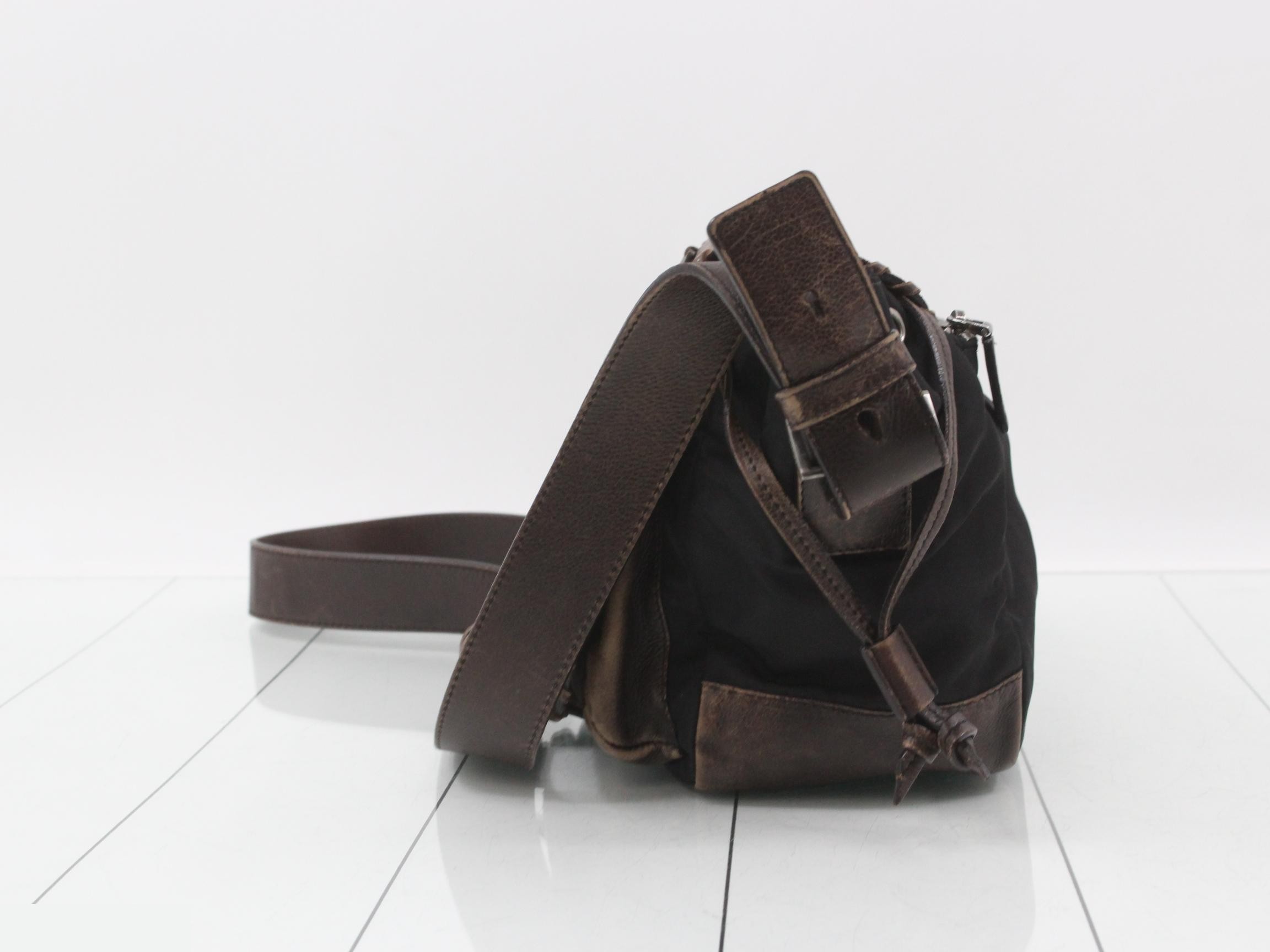 leather and nylon shoulder bag, brown and black. — view 3