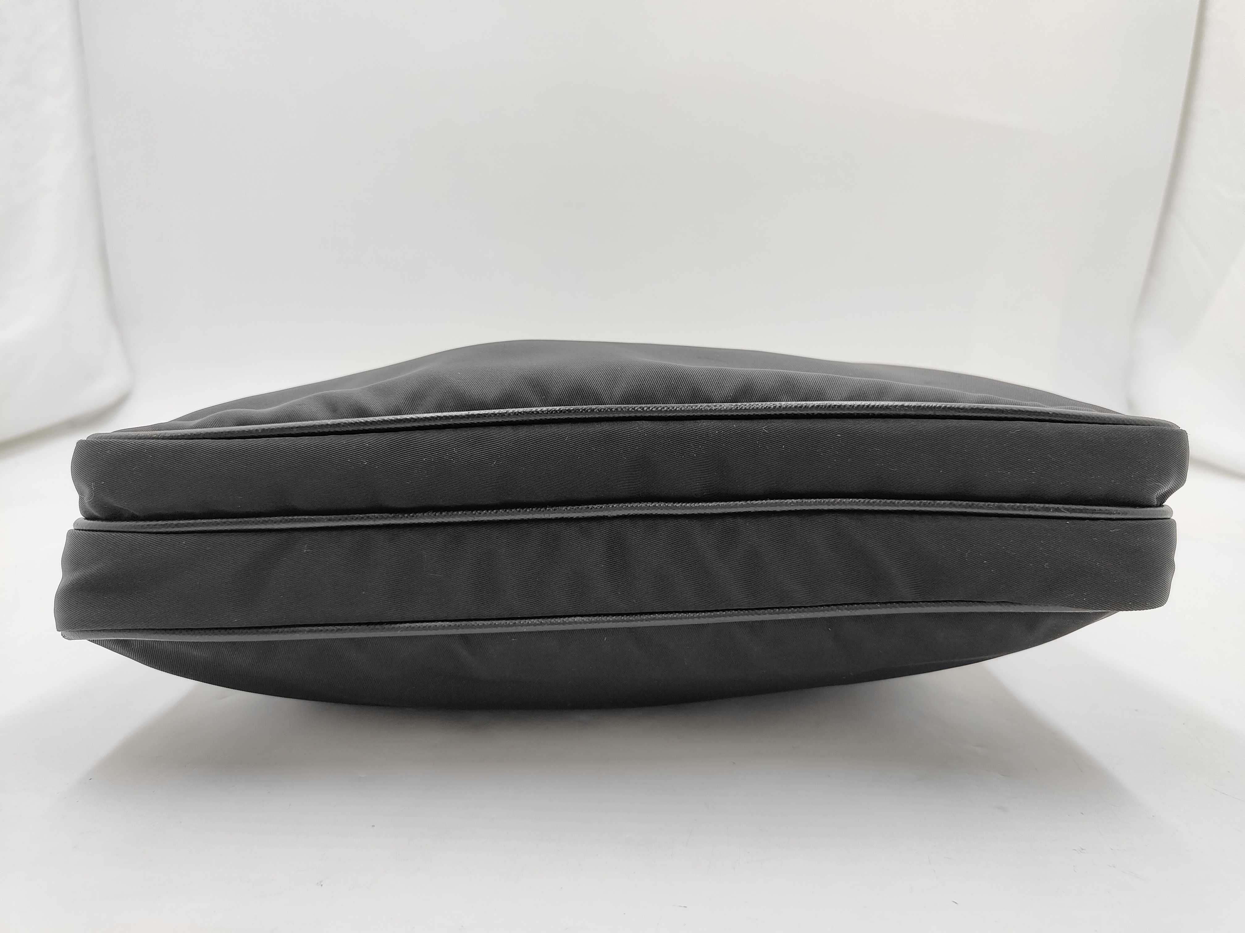 VA251M Nylon Black Shoulder Bag — view 3