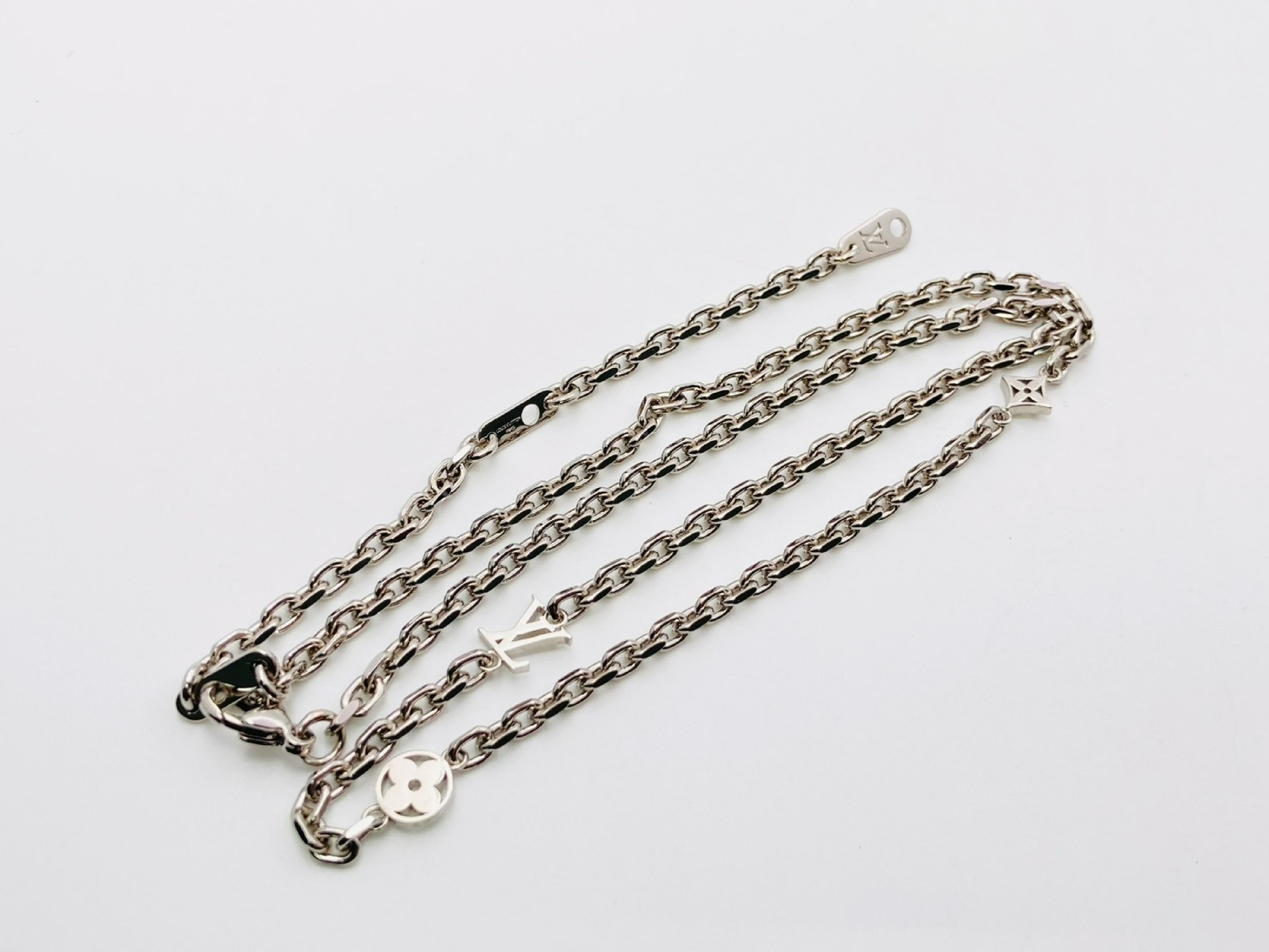 M02739 Chain LV Yours Necklace Metal Silver AK3235 Necklace — view 2