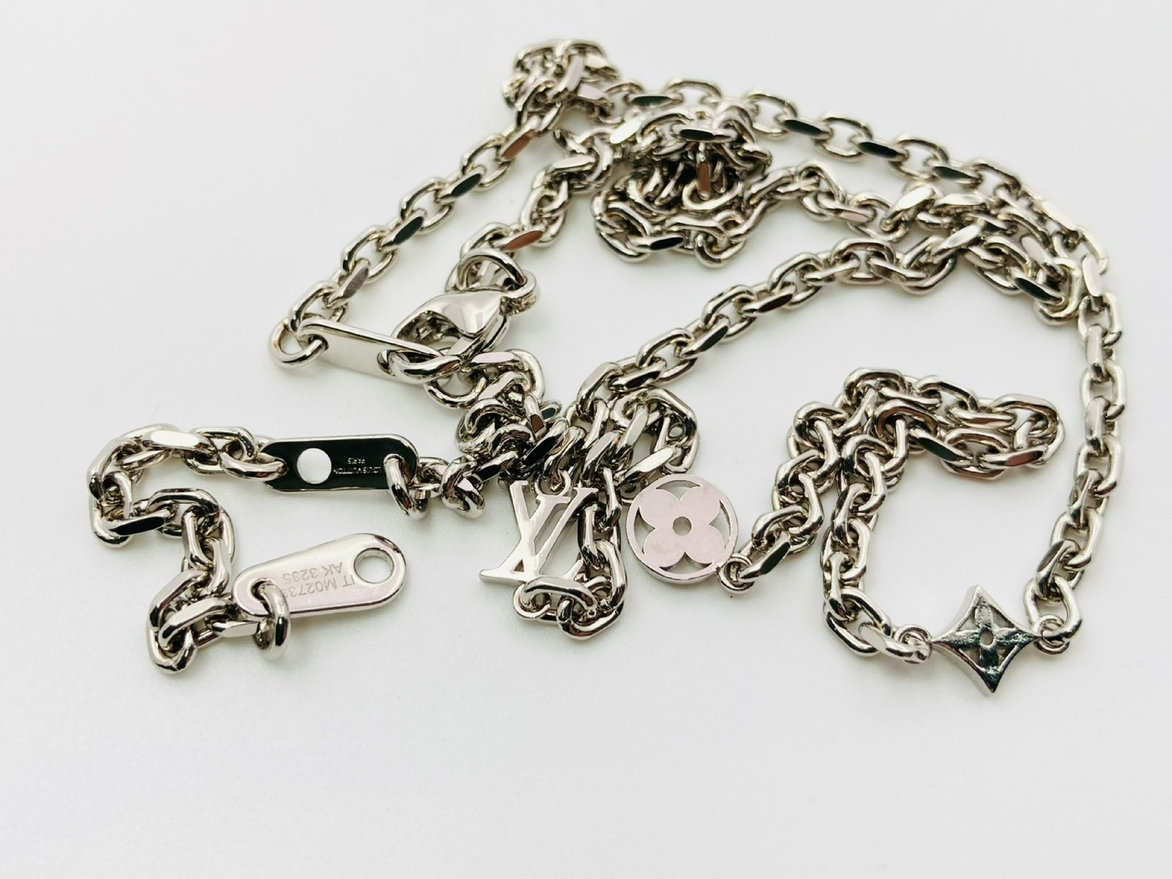 M02739 Chain LV Yours Necklace Metal Silver AK3235 Necklace — view 3