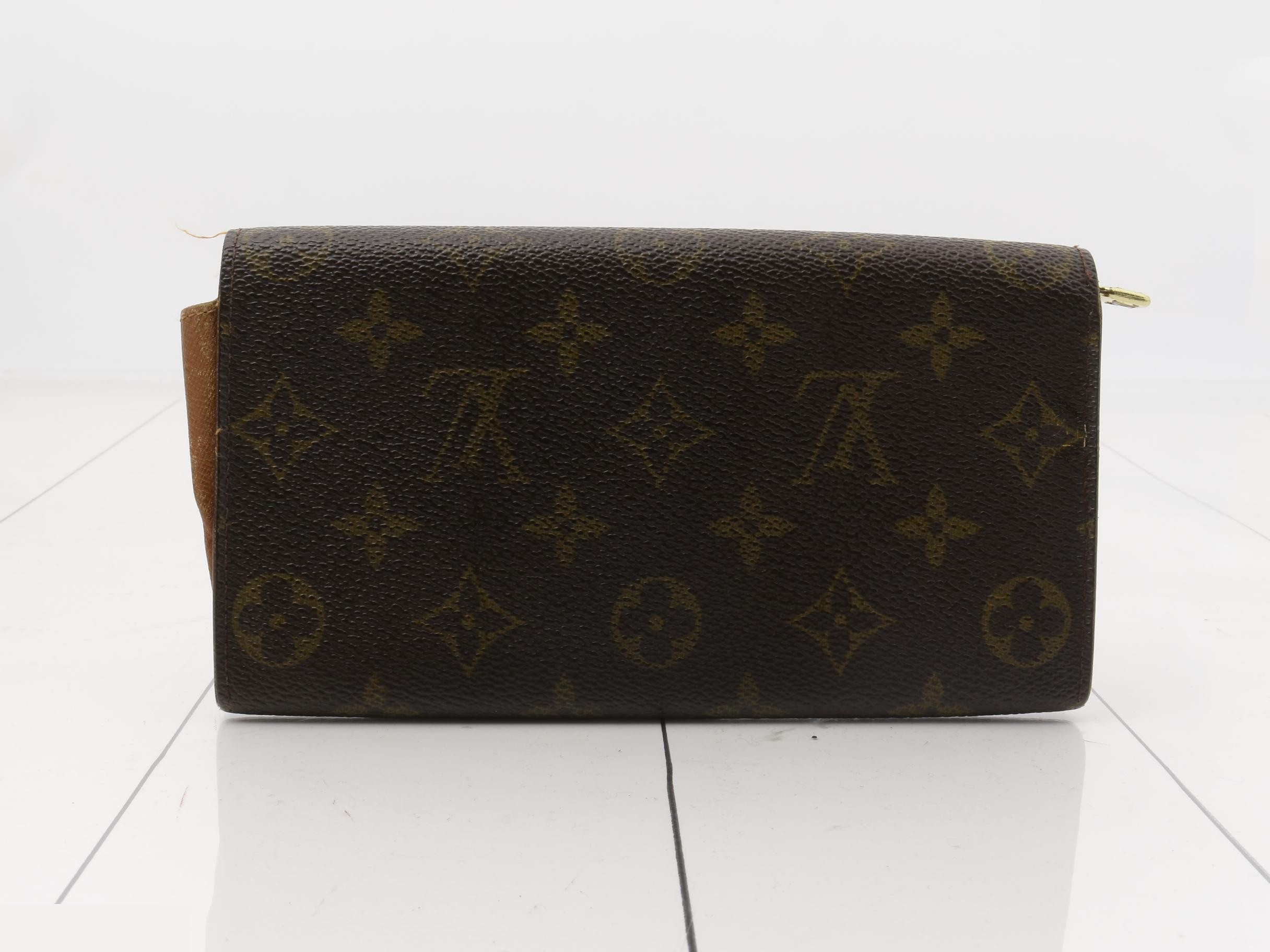 LV Pochette Portemonnaie Credit Sarah — view 2