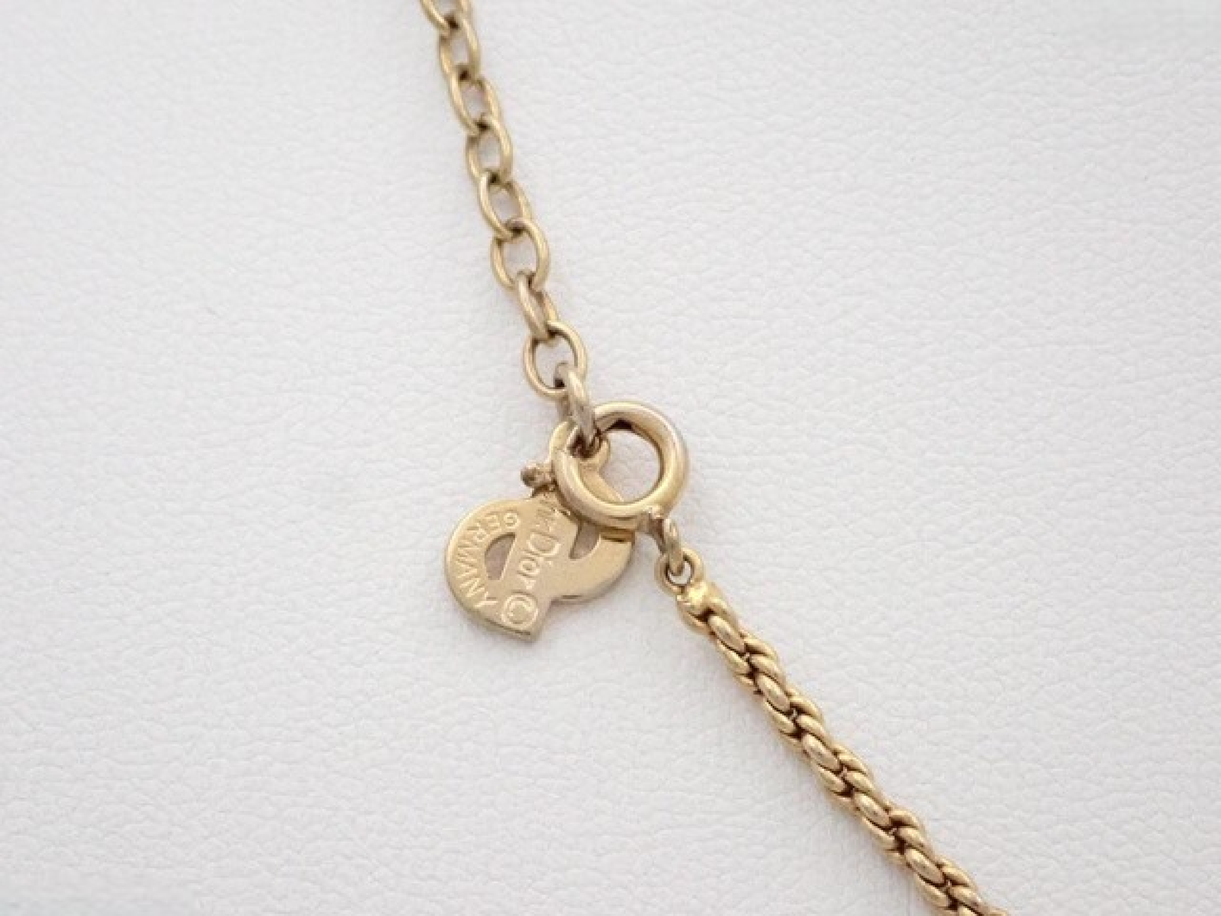 pendant necklace — view 3