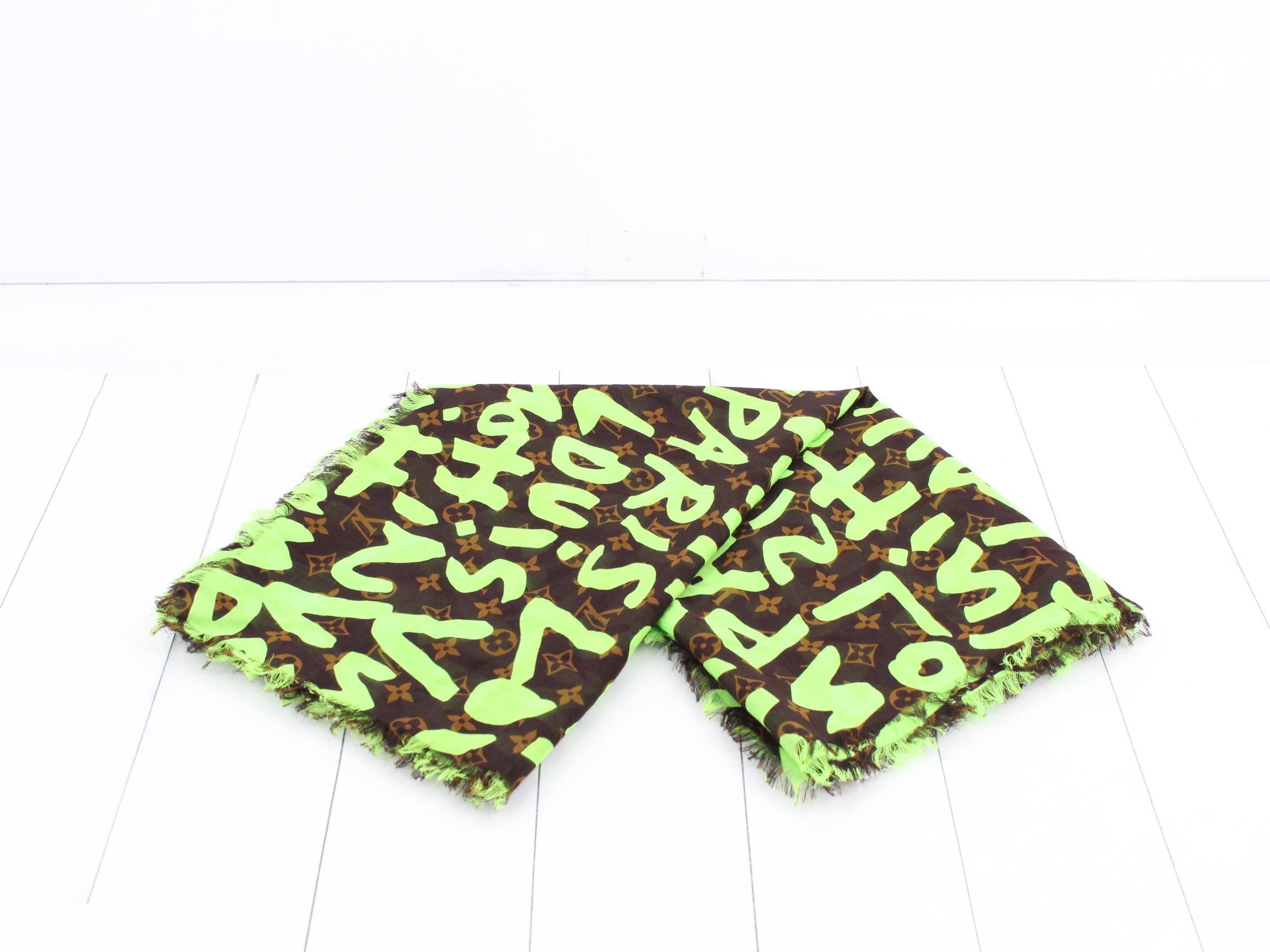 Graffiti (accessories) and scarves — view 2