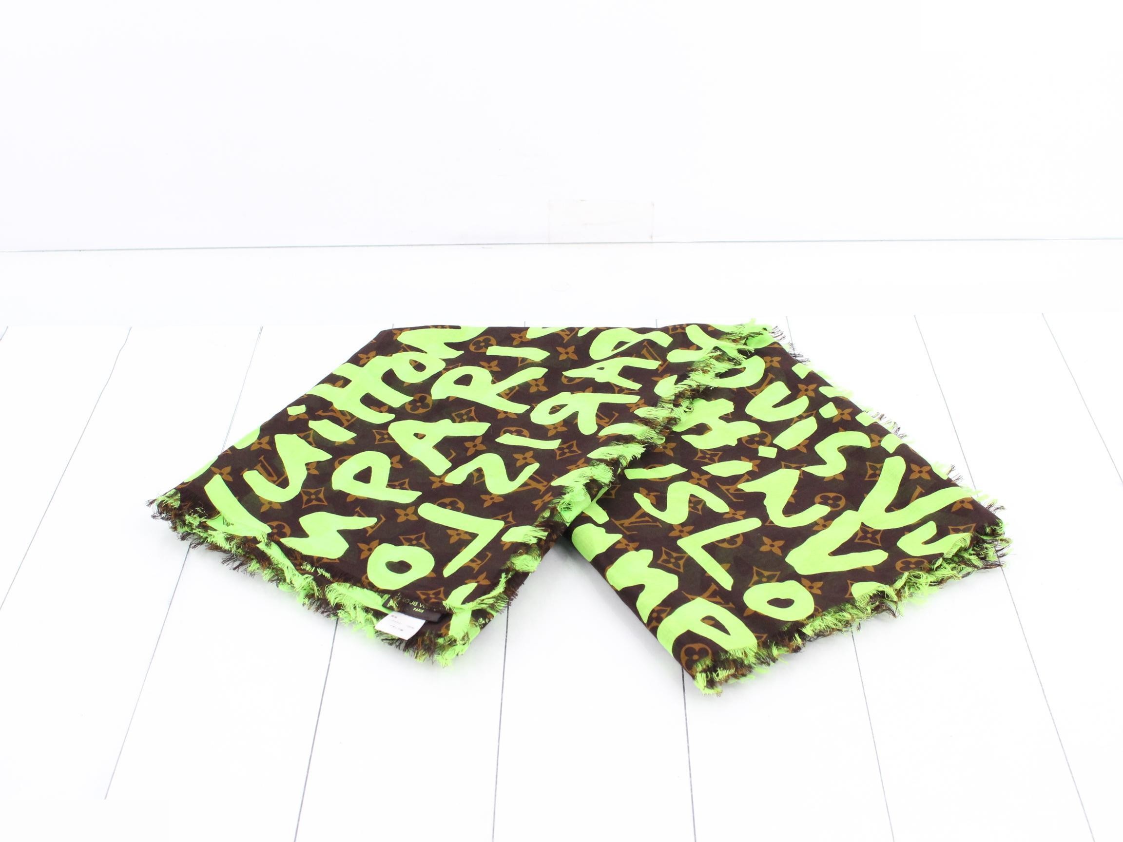 Graffiti (accessories) and scarves — view 3