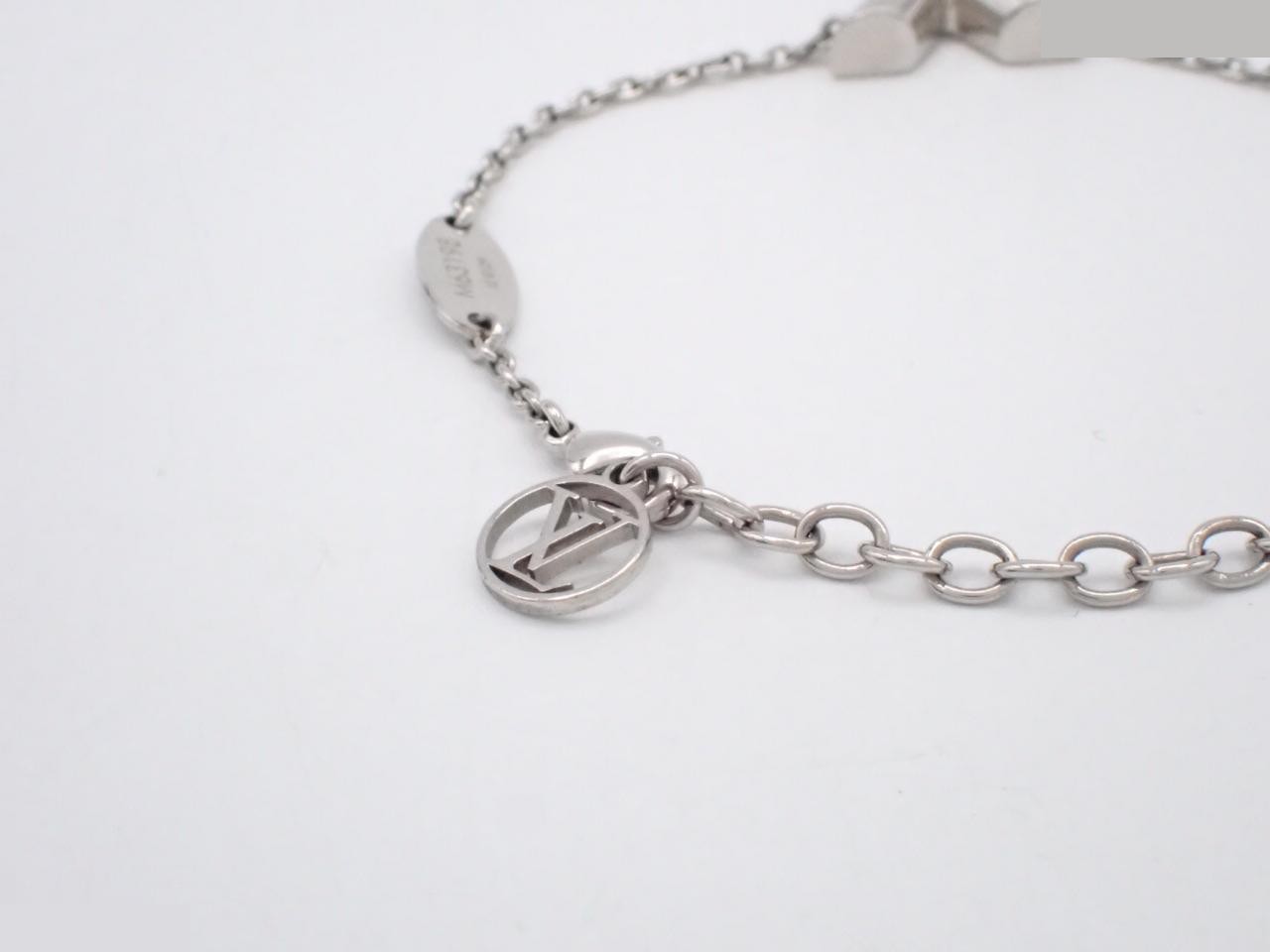 Essential V Bracelet, wrist circumference approximately 18.5 cm — view 3