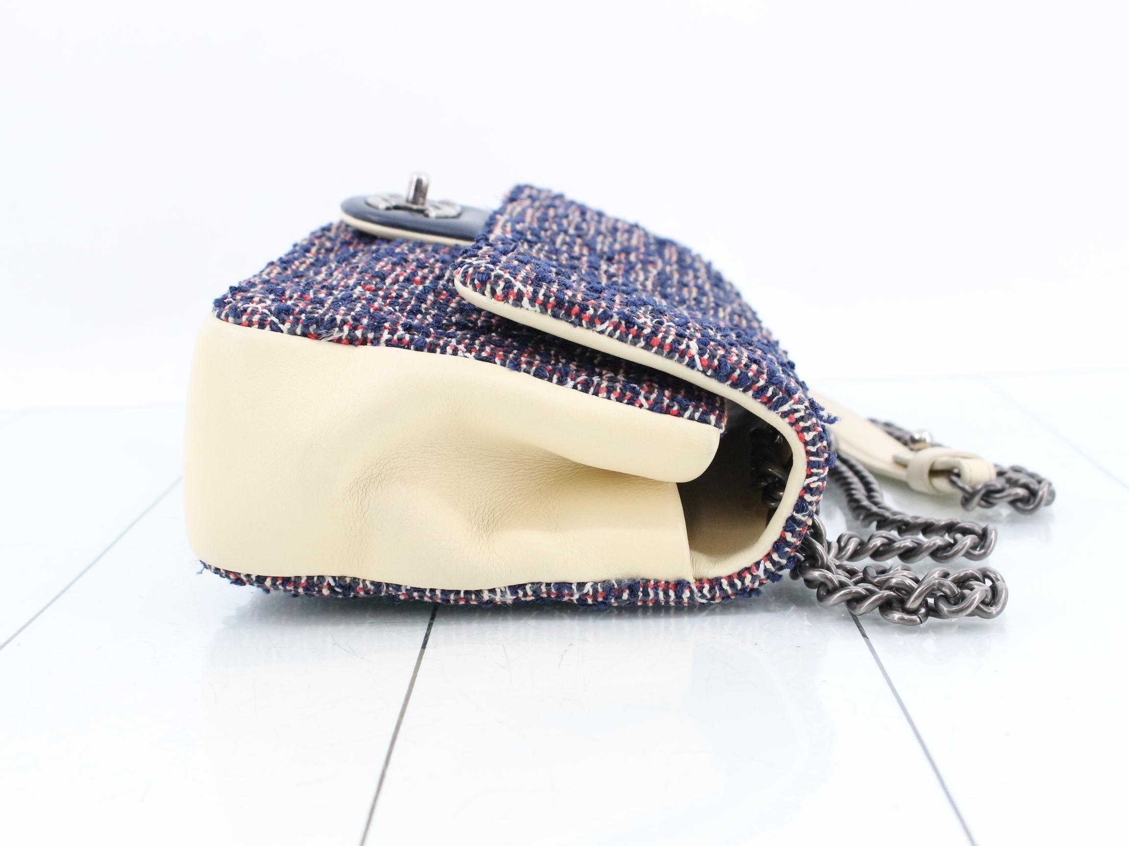 Tweed chain shoulder bag — view 3