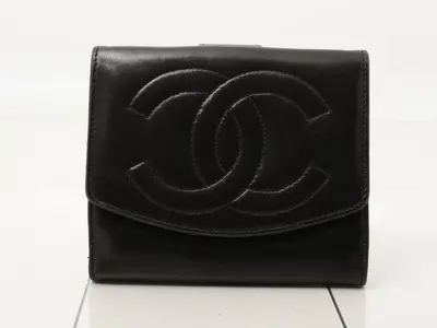 Lambskin bi-fold wallet