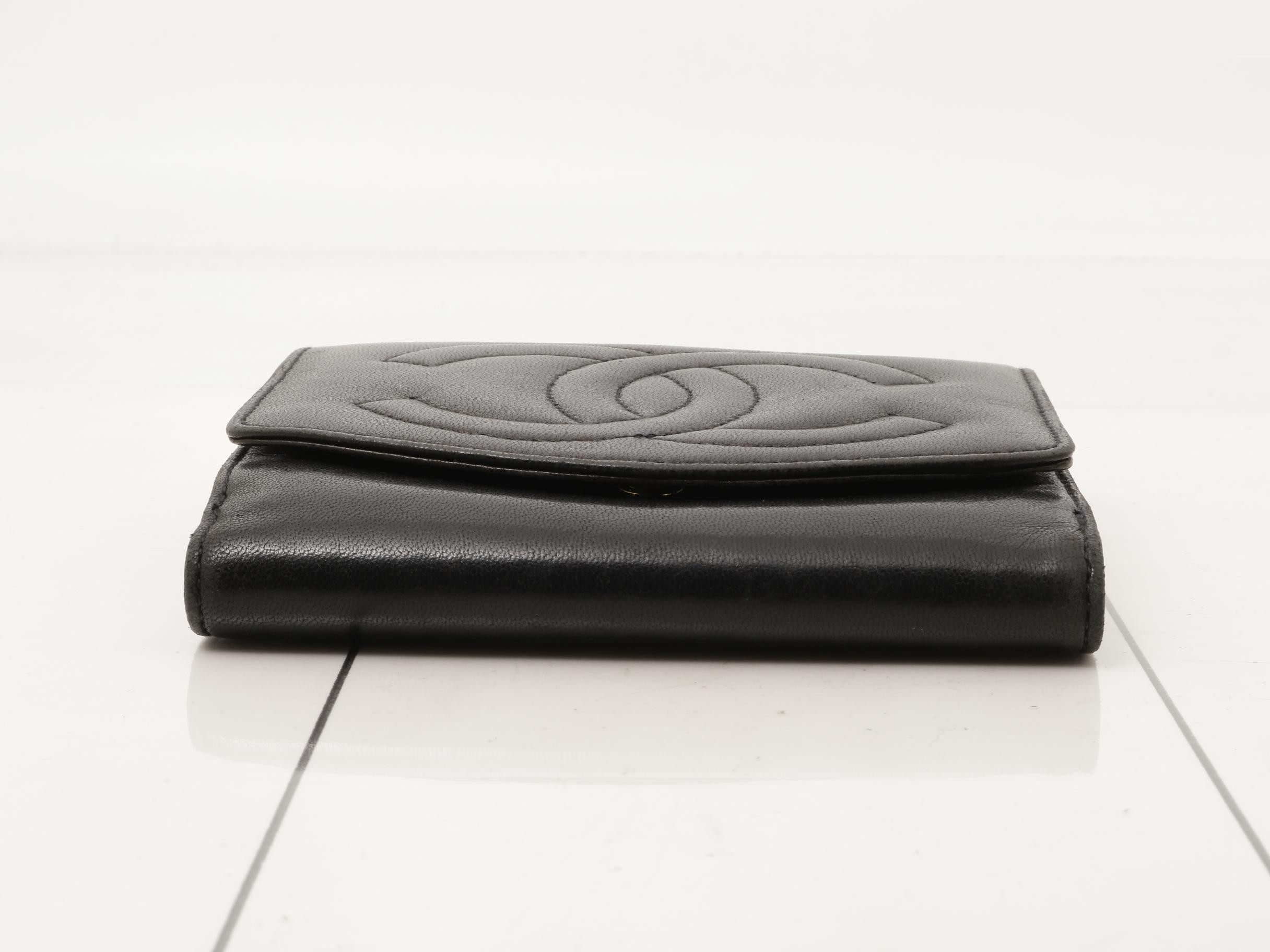 Lambskin bi-fold wallet — view 3