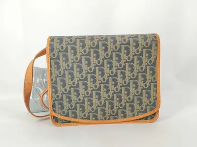 Trotter Shoulder Bag