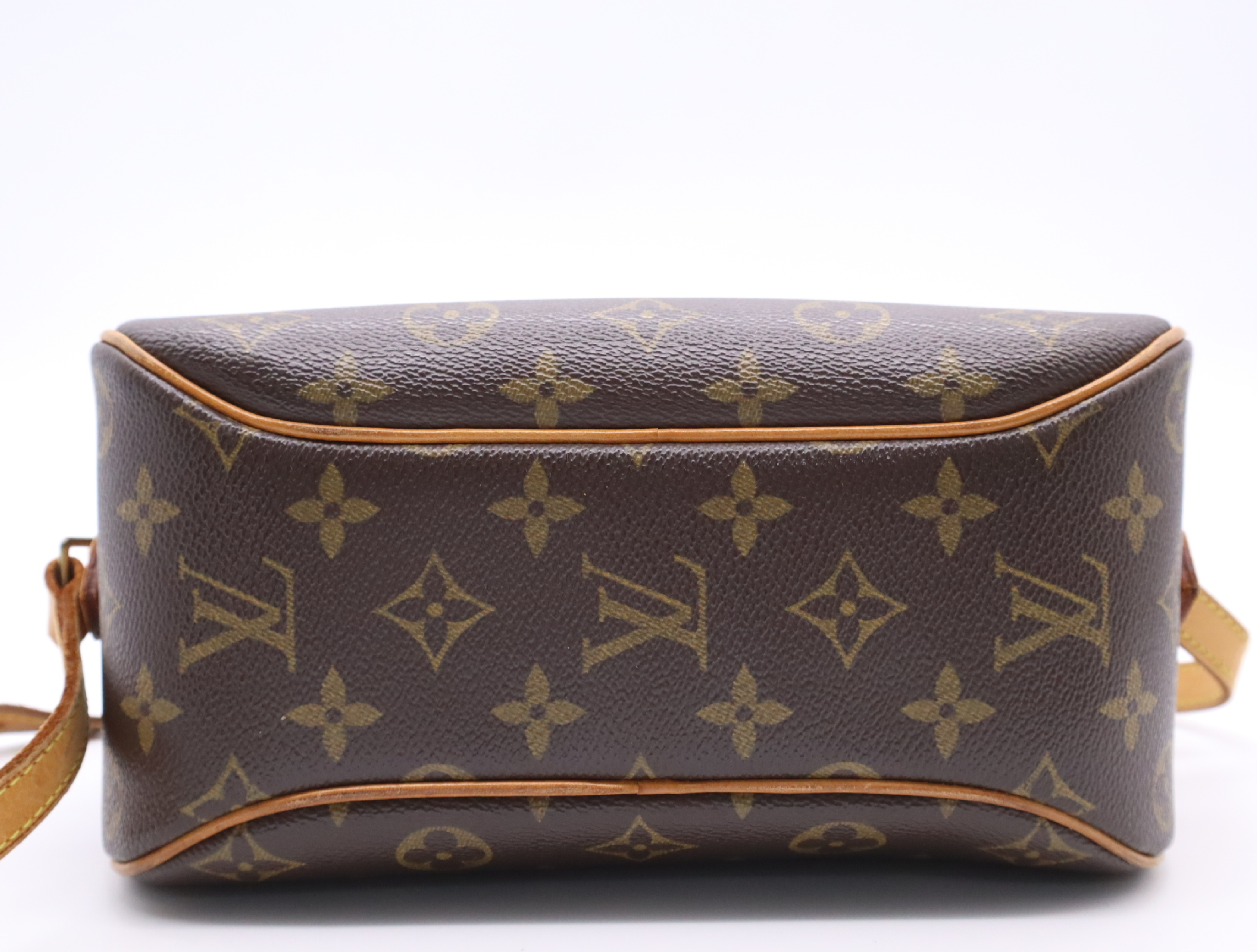 M51221 Monogram Blois Shoulder Bag — view 4