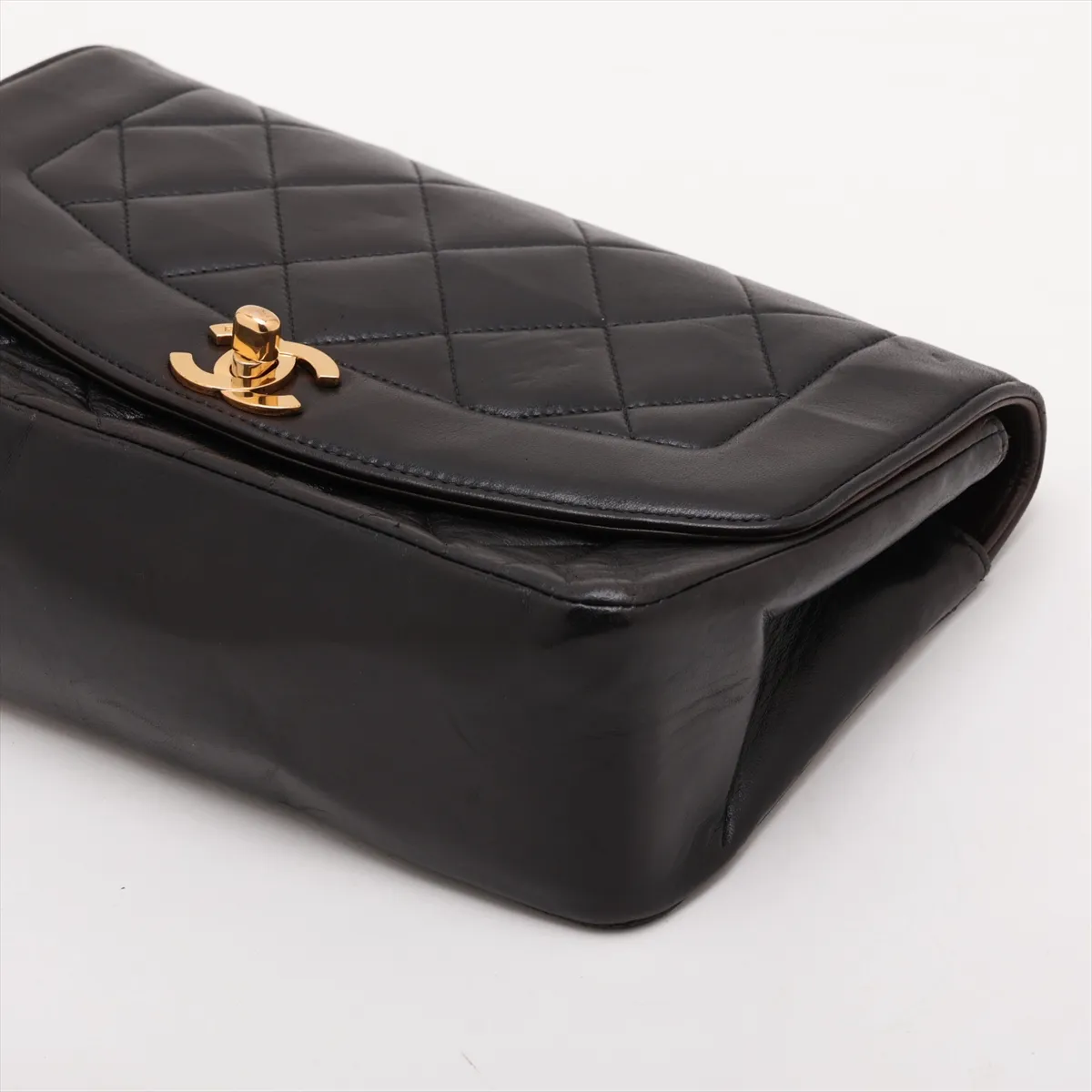 Matelassé Lambskin Single Flap Single Chain Bag, Diana Flap, Black with Gold Hardware, 2596401, Series 2 — view 3