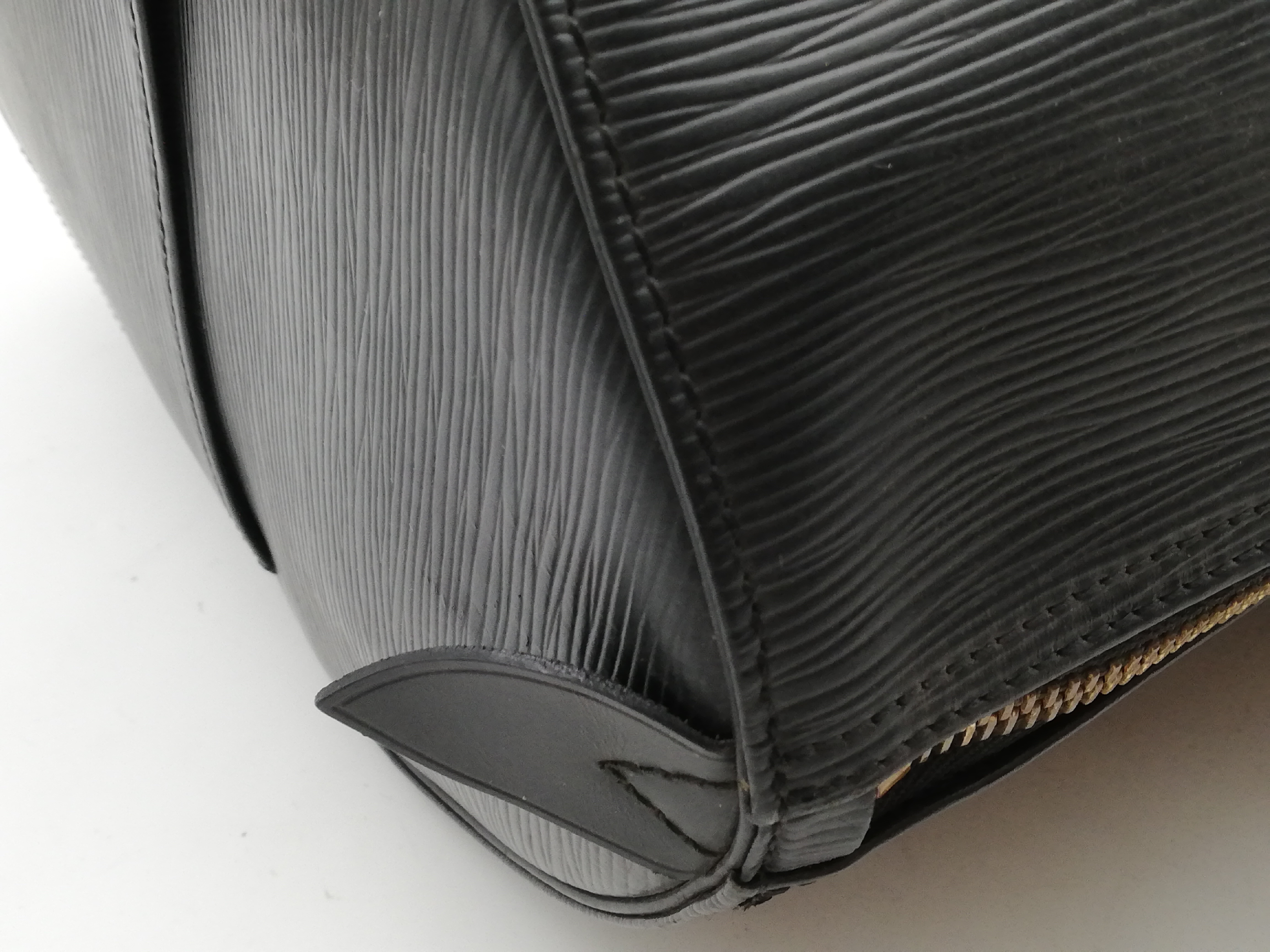 Epi Keepall 50 M42962 Noir Boston Bag — view 14