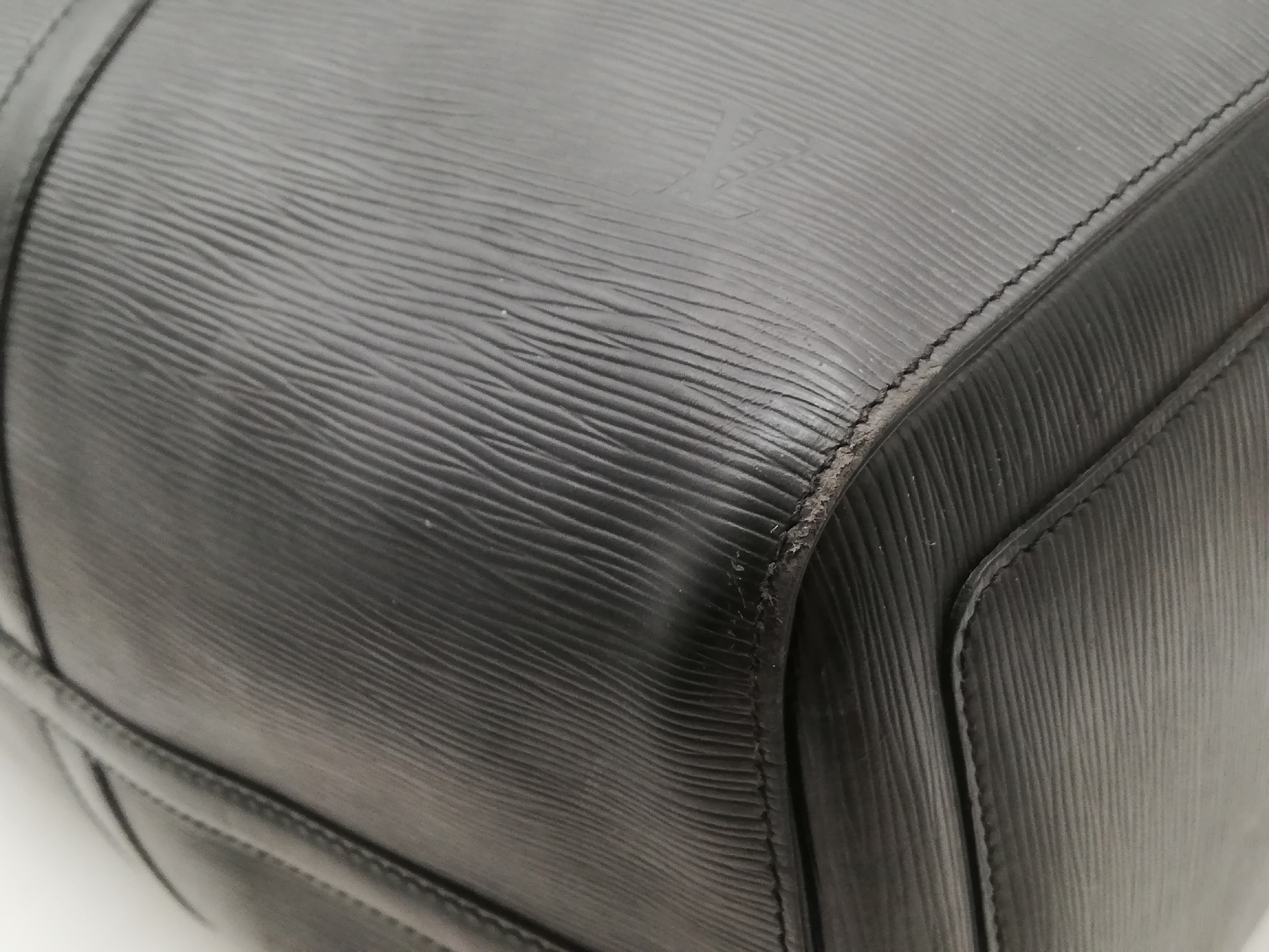 Epi Keepall 50 M42962 Noir Boston Bag — view 9