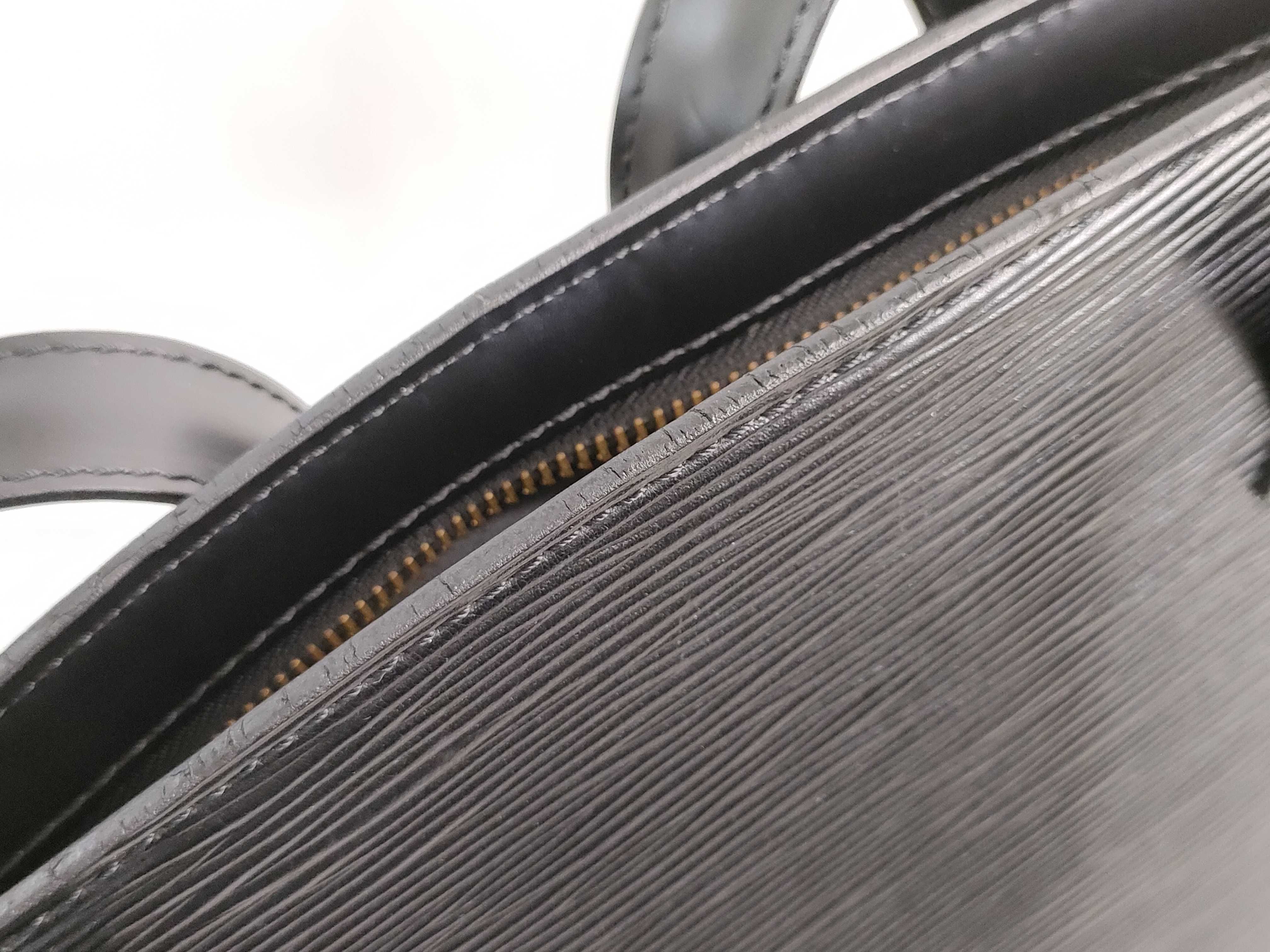 Epi Saint Jacques M52272 Black Tote Bag — view 14