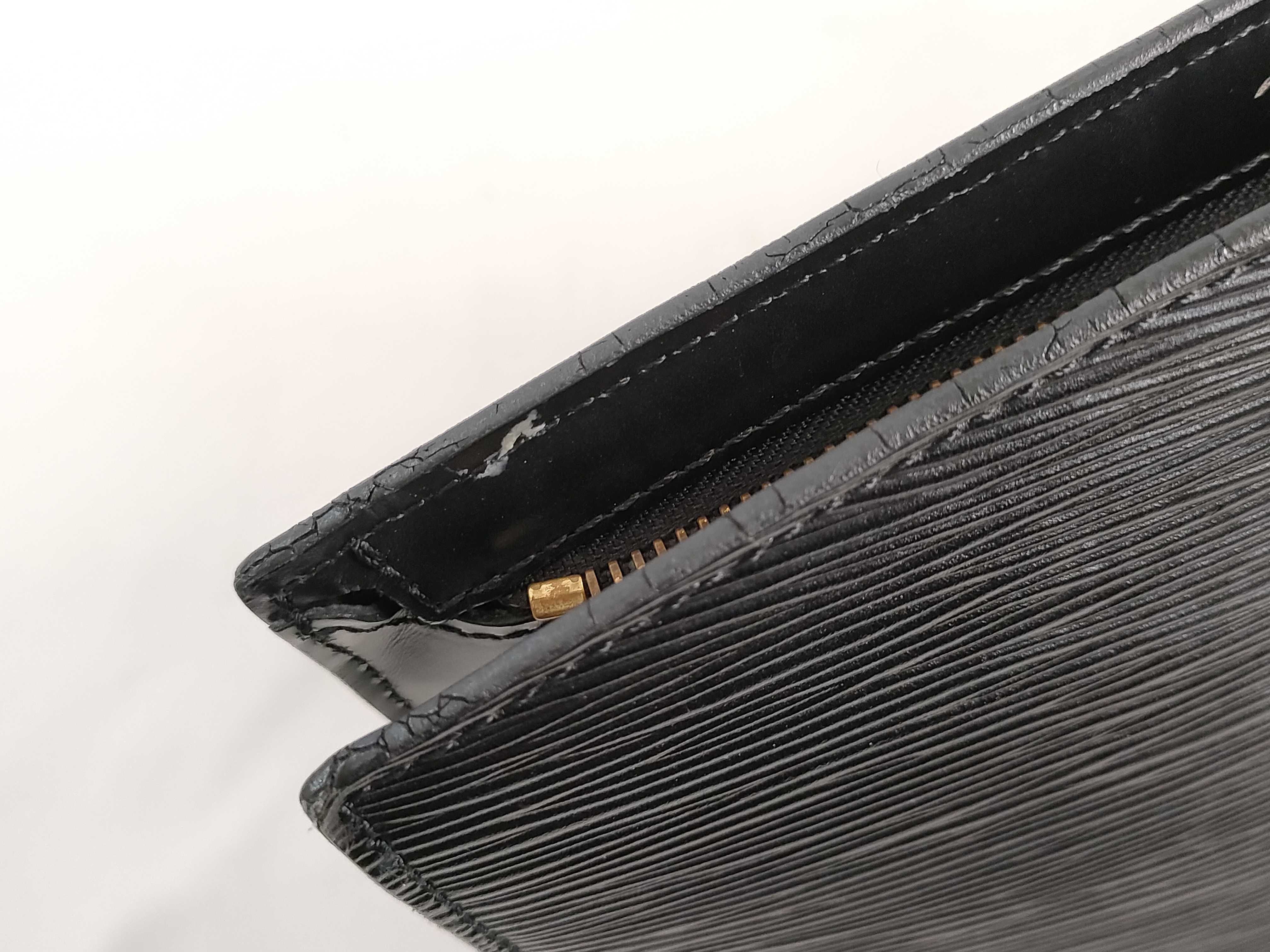 Epi Saint Jacques M52272 Black Tote Bag — view 15