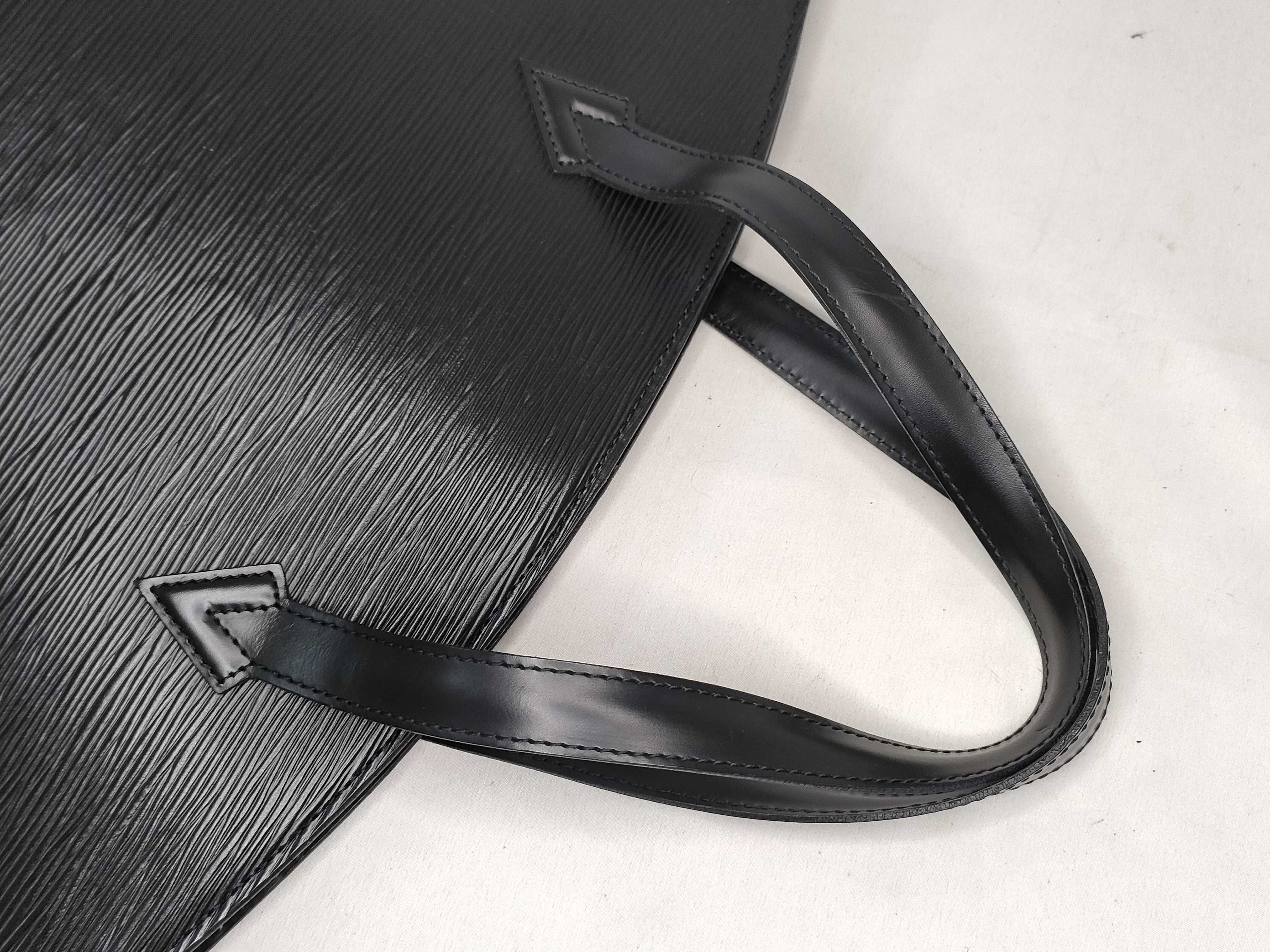 Epi Saint Jacques M52272 Black Tote Bag — view 3