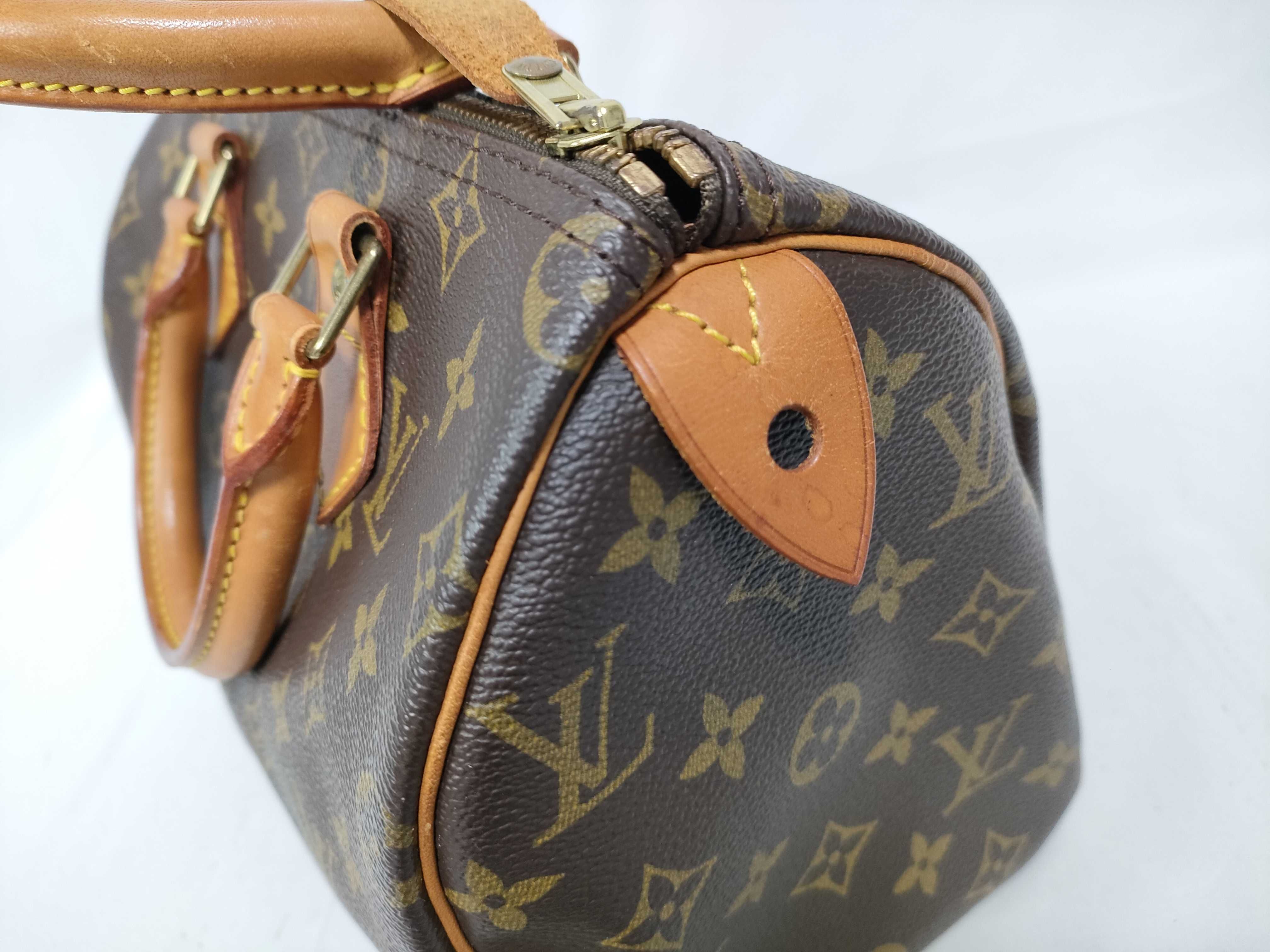 Monogram Louis Vuitton Speedy 25 Handbag — view 8