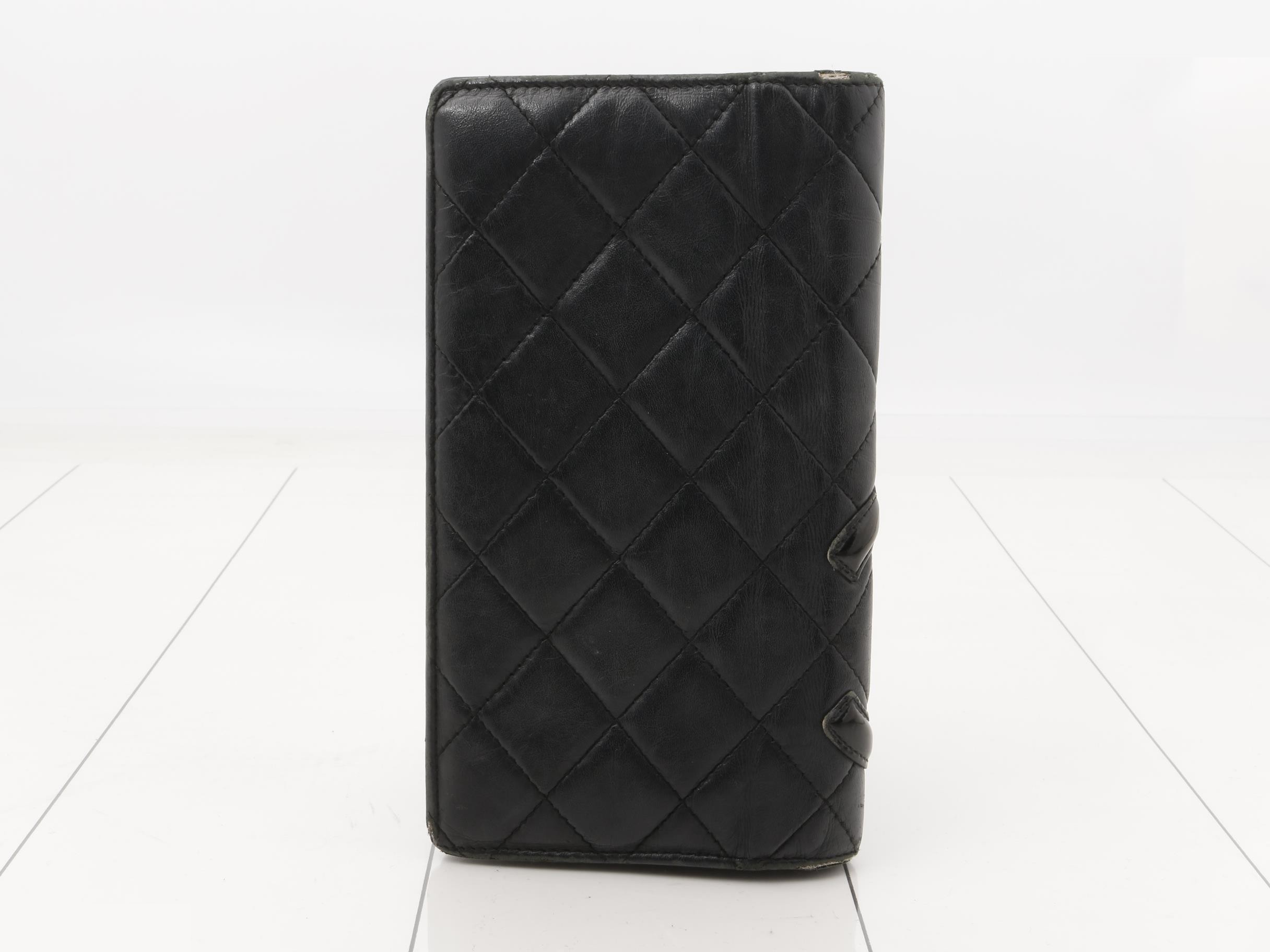wallet — view 2