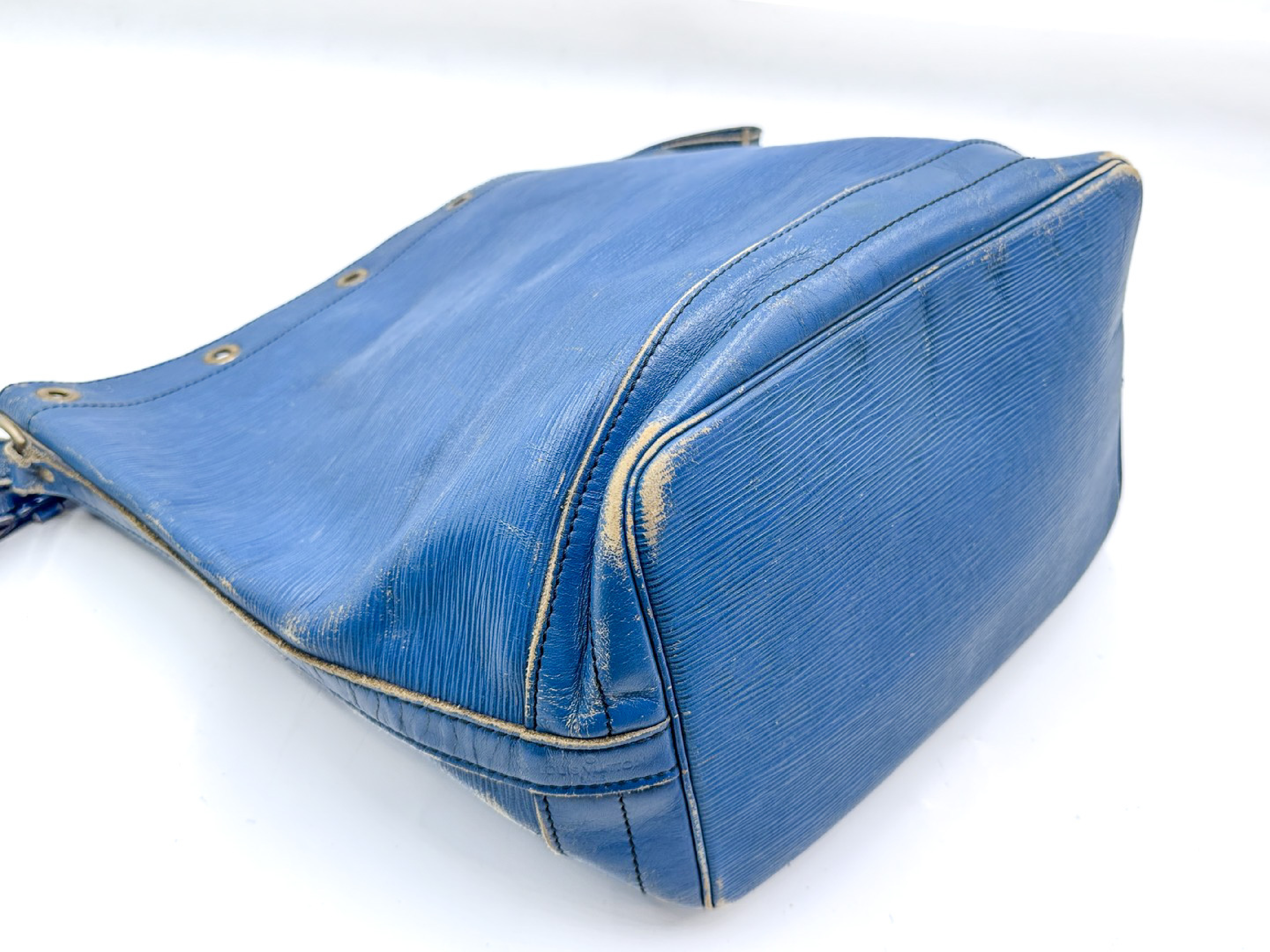 Epi Noe Toledo Blue Shoulder Bag — view 7