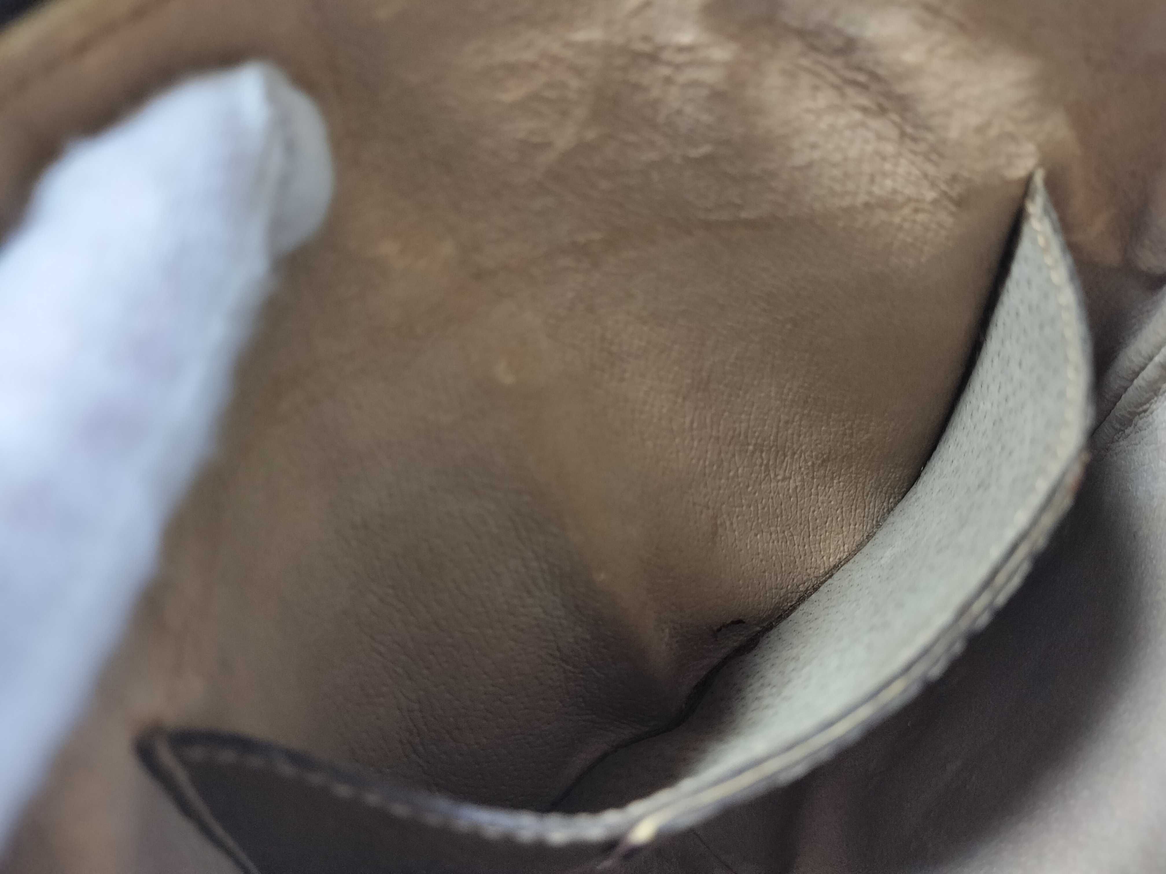 GG Supreme Shoulder Bag — view 12