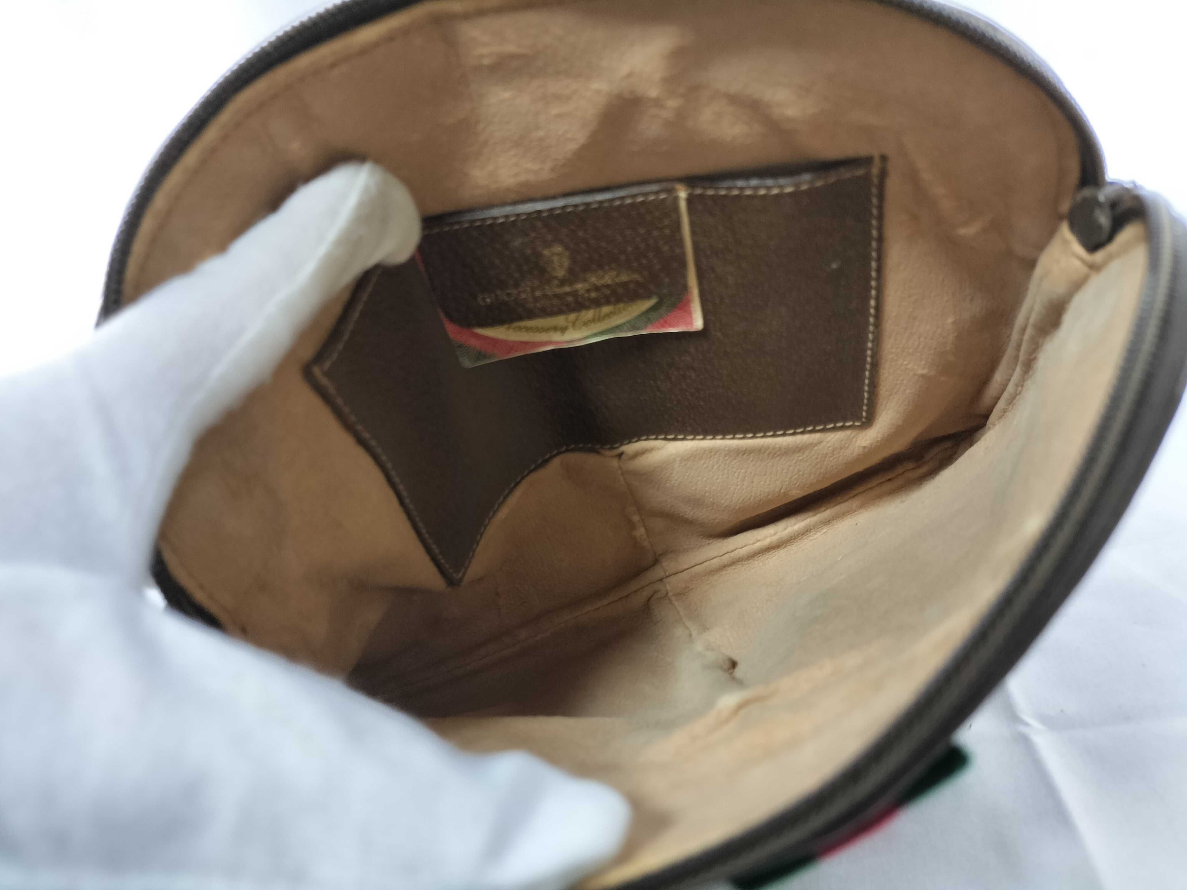 GG Supreme Shoulder Bag — view 10