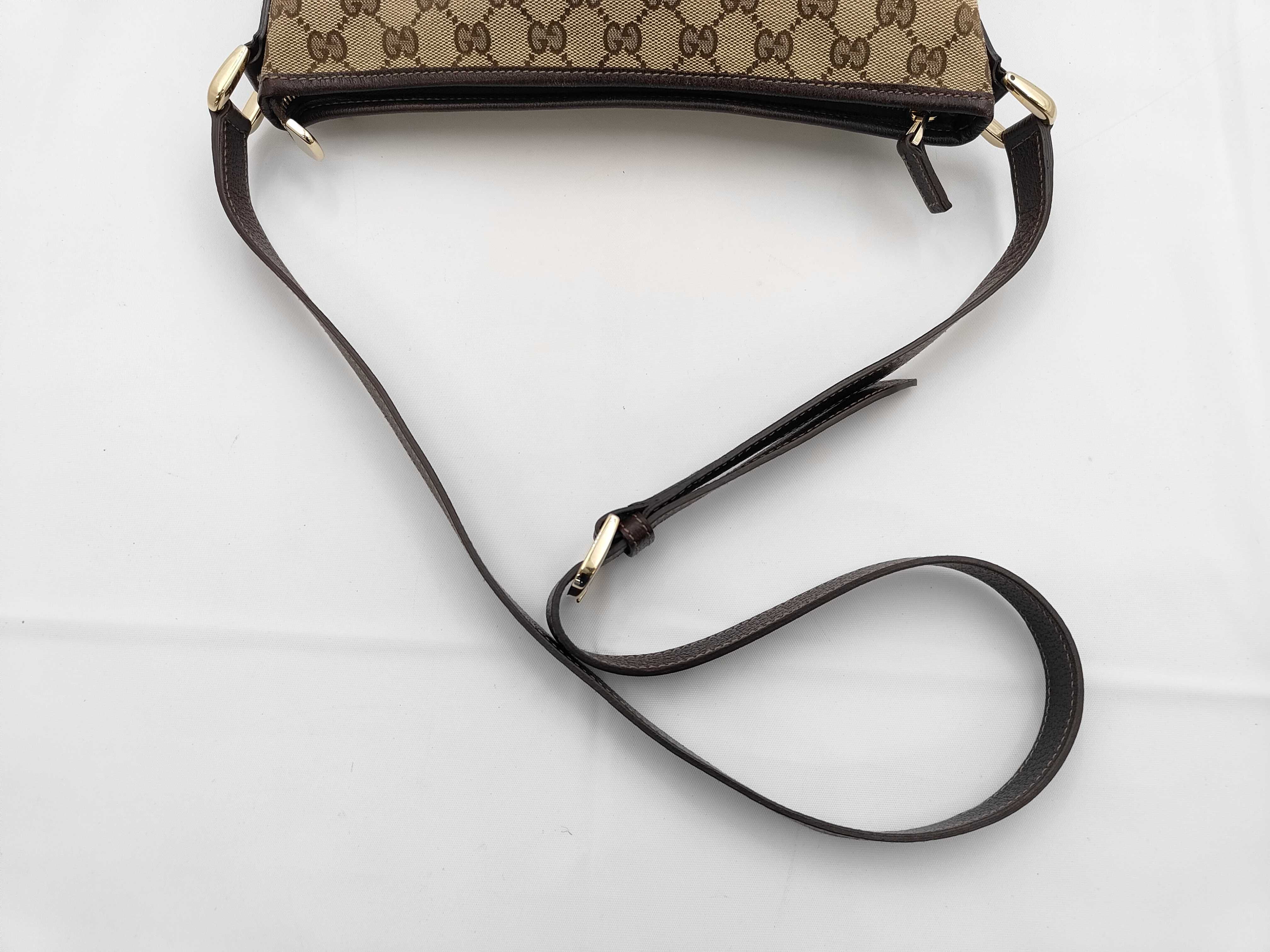 GG Canvas Shoulder Bag — view 3