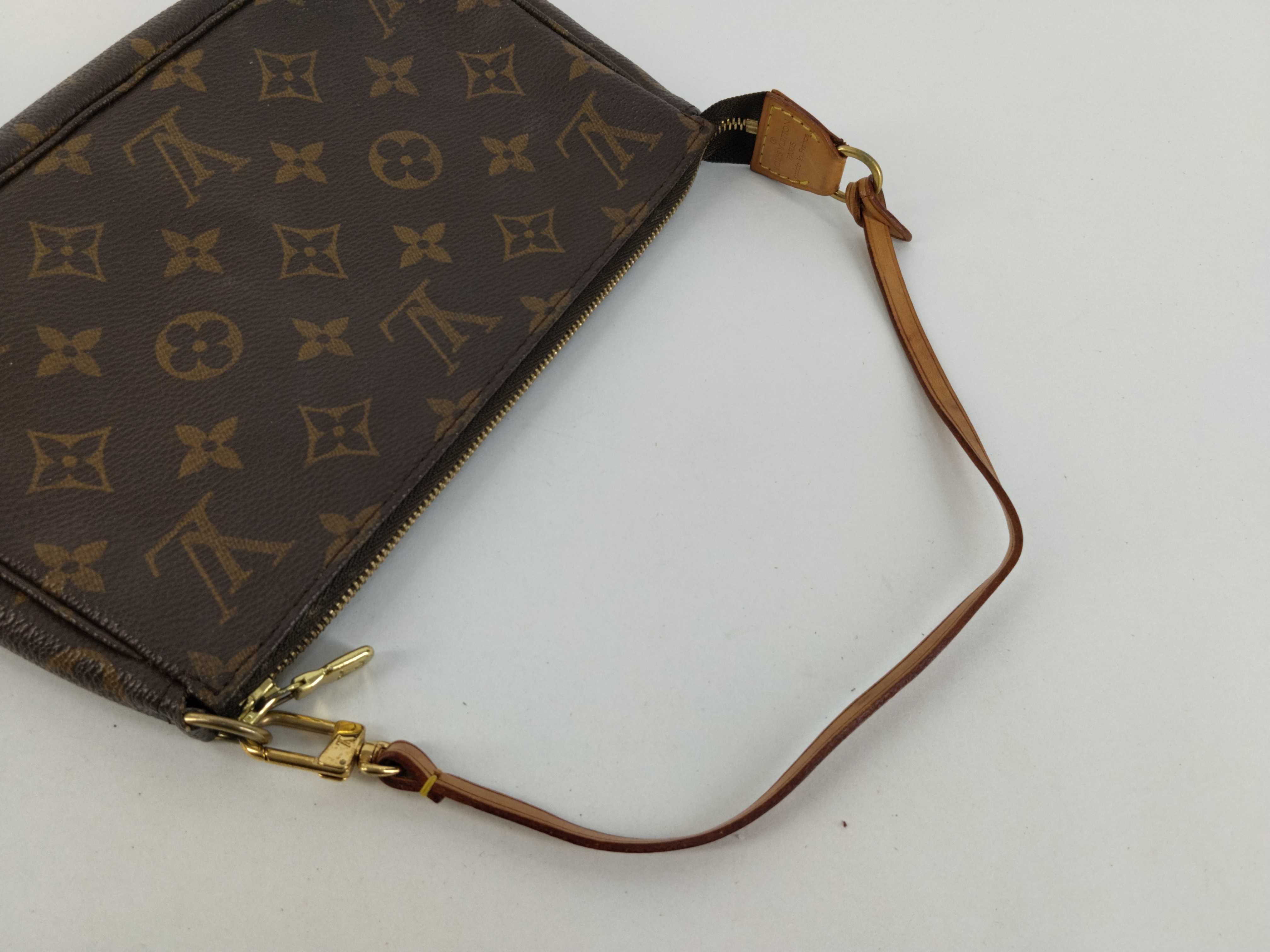 Monogram Louis Vuitton Monogram Pouch Pochette Accessoires M51980 Pouch — view 3