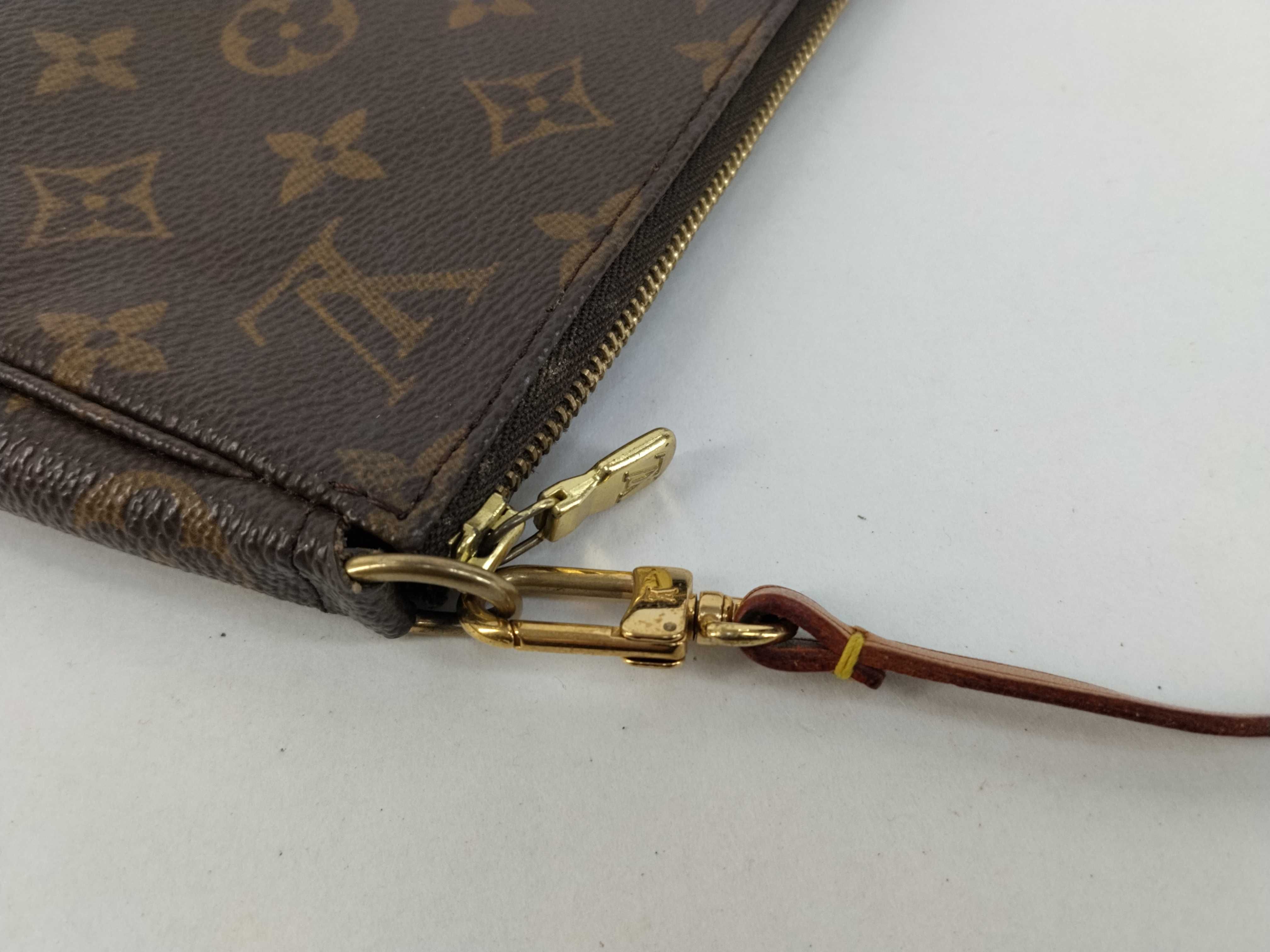 Monogram Louis Vuitton Monogram Pouch Pochette Accessoires M51980 Pouch — view 5