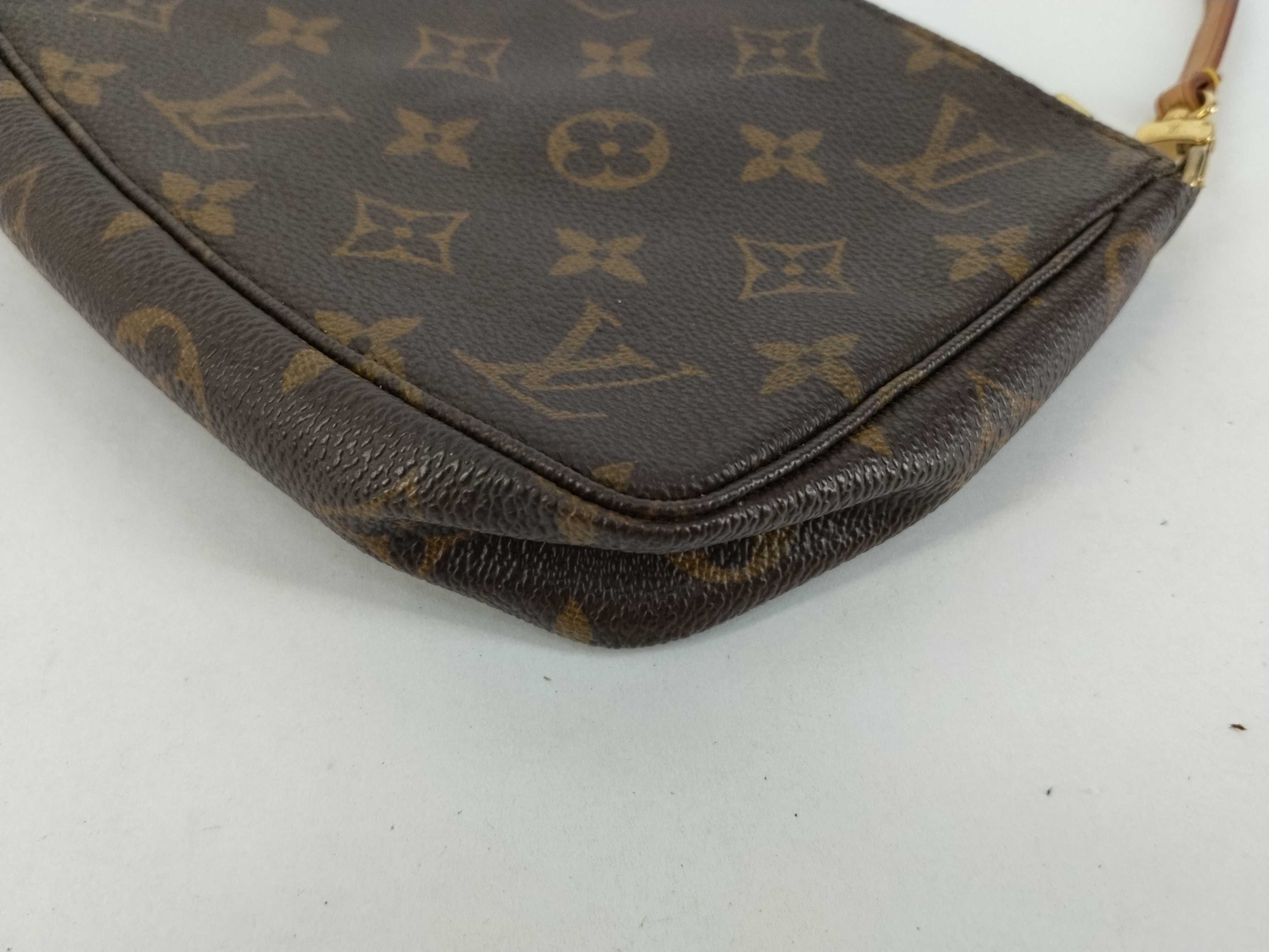 Monogram Louis Vuitton Monogram Pouch Pochette Accessoires M51980 Pouch — view 7