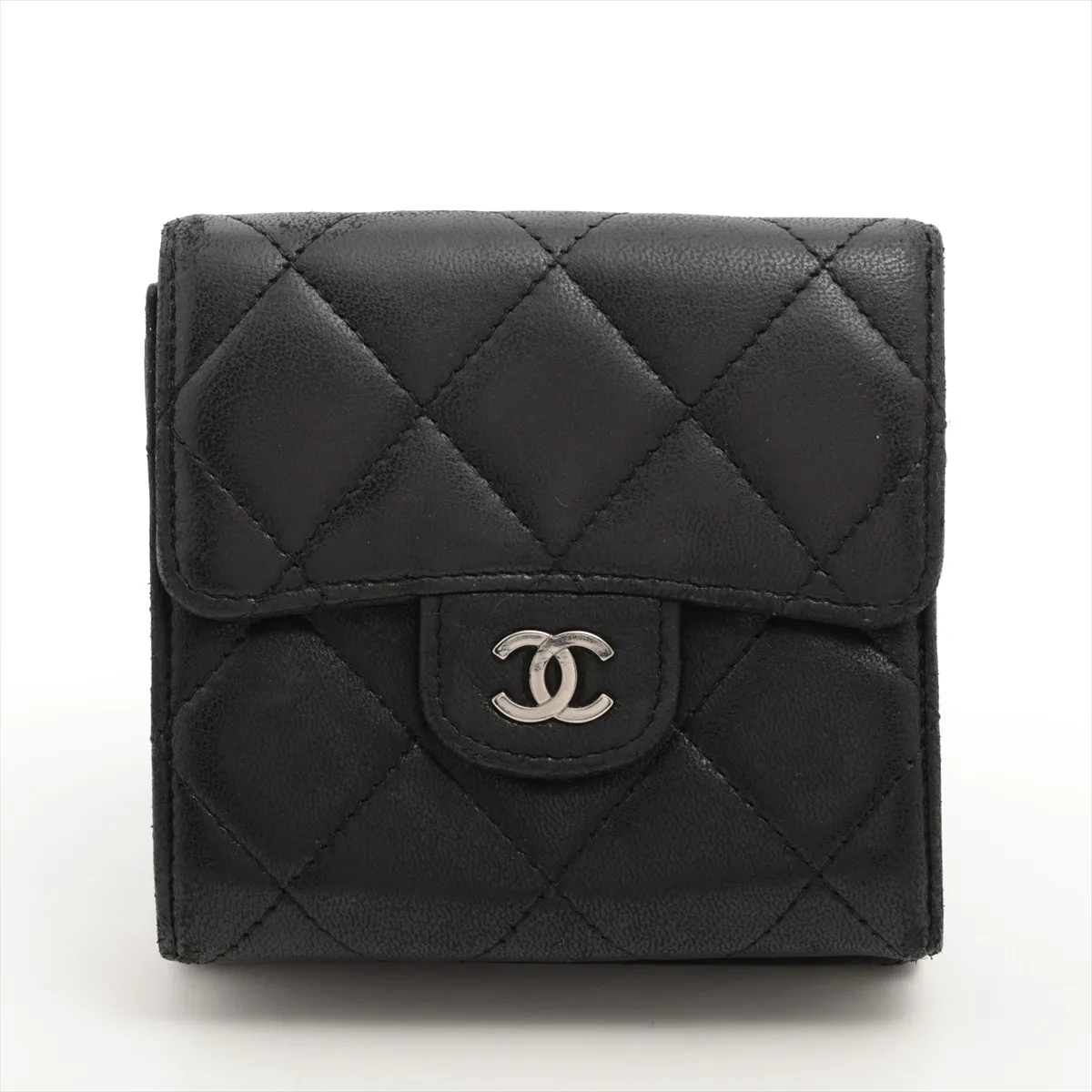 Matelasse Lambskin Compact Wallet Black Gold Hardware 12859537 — view 2