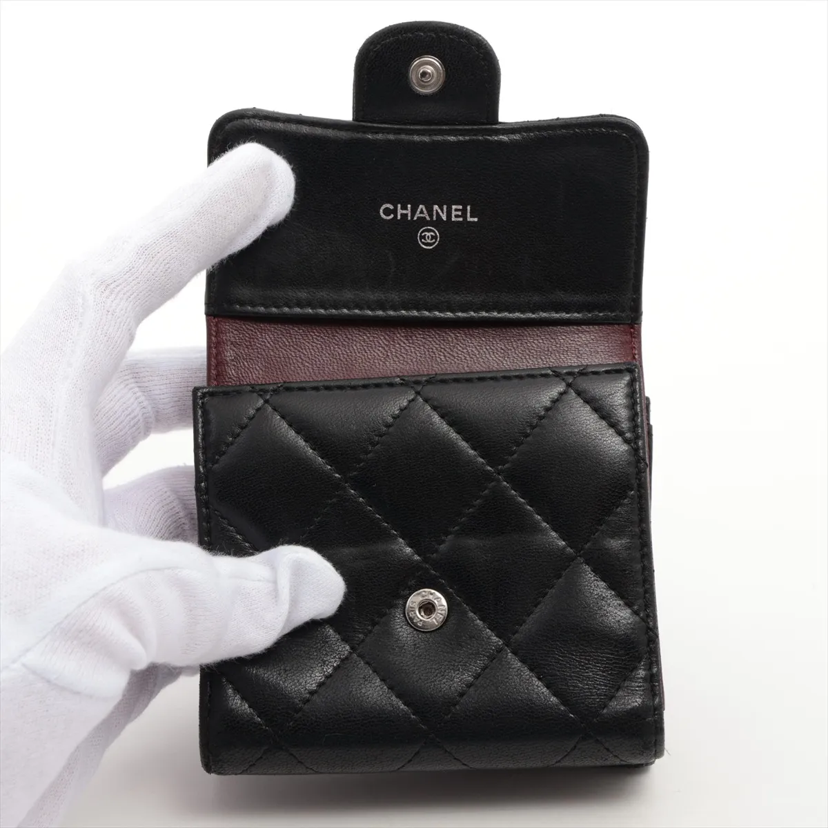 Matelasse Lambskin Compact Wallet Black Gold Hardware 12859537 — view 3