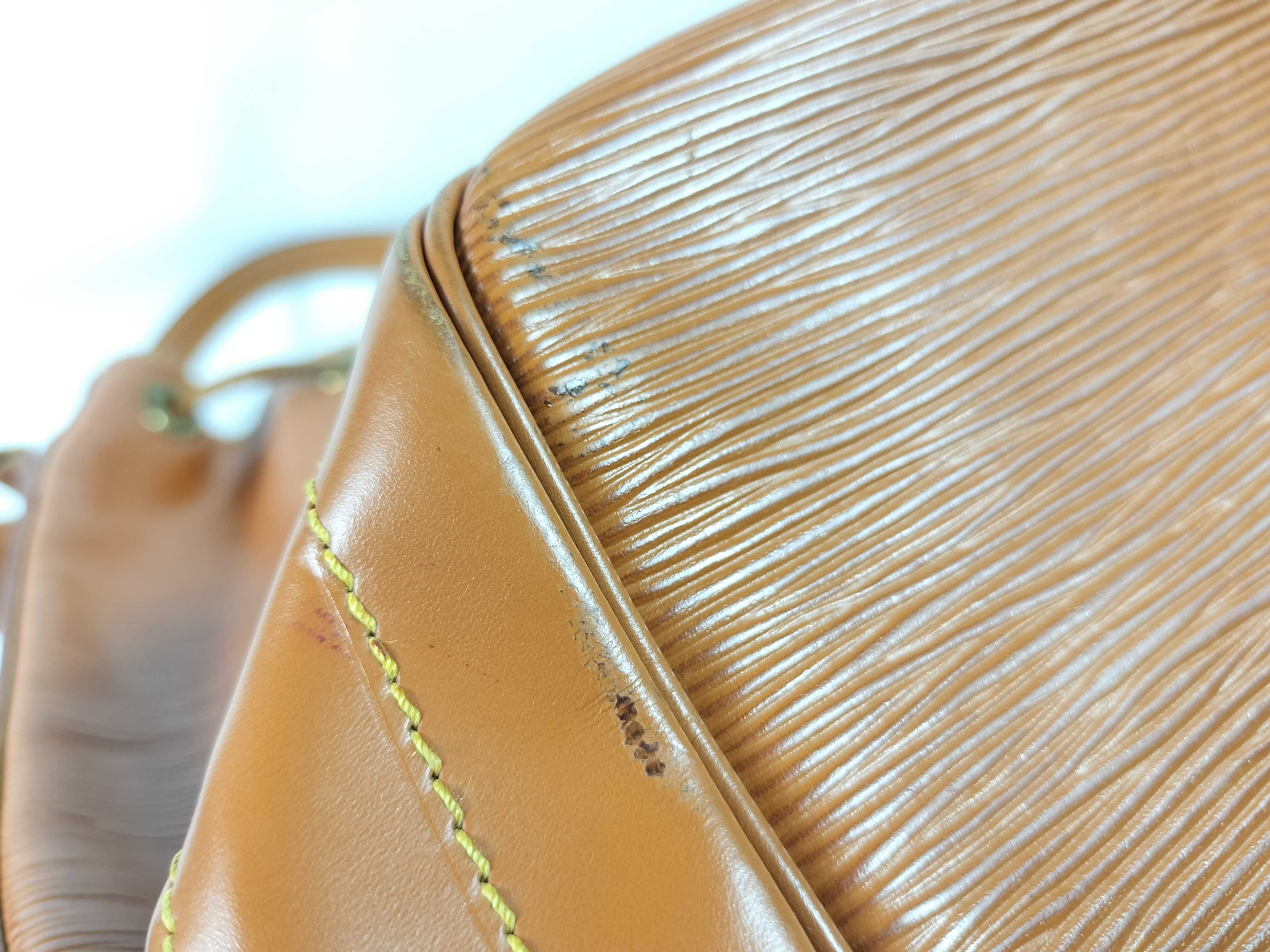 Epi Louis Vuitton Noe Epi Shoulder Bag — view 12