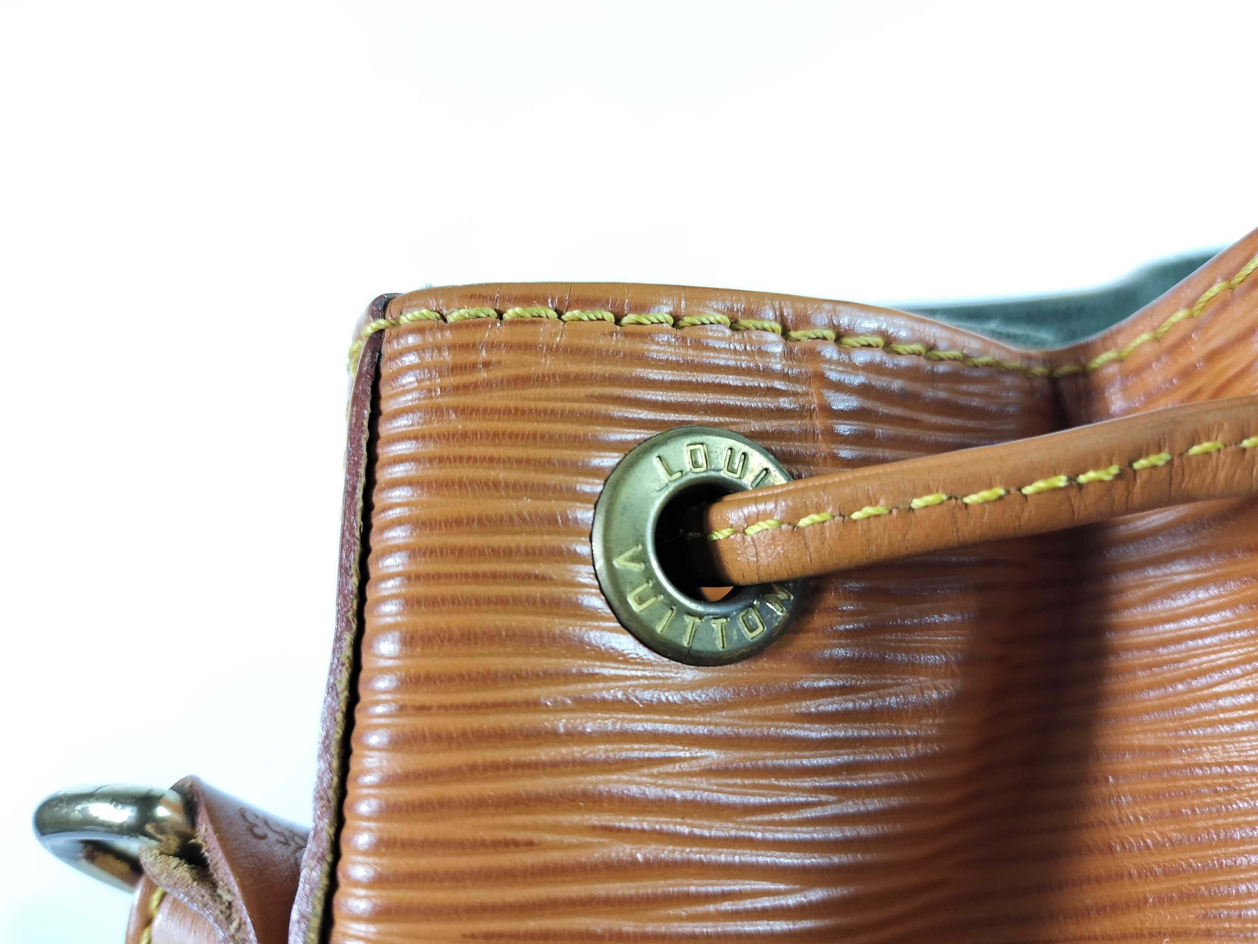 Epi Louis Vuitton Noe Epi Shoulder Bag — view 8