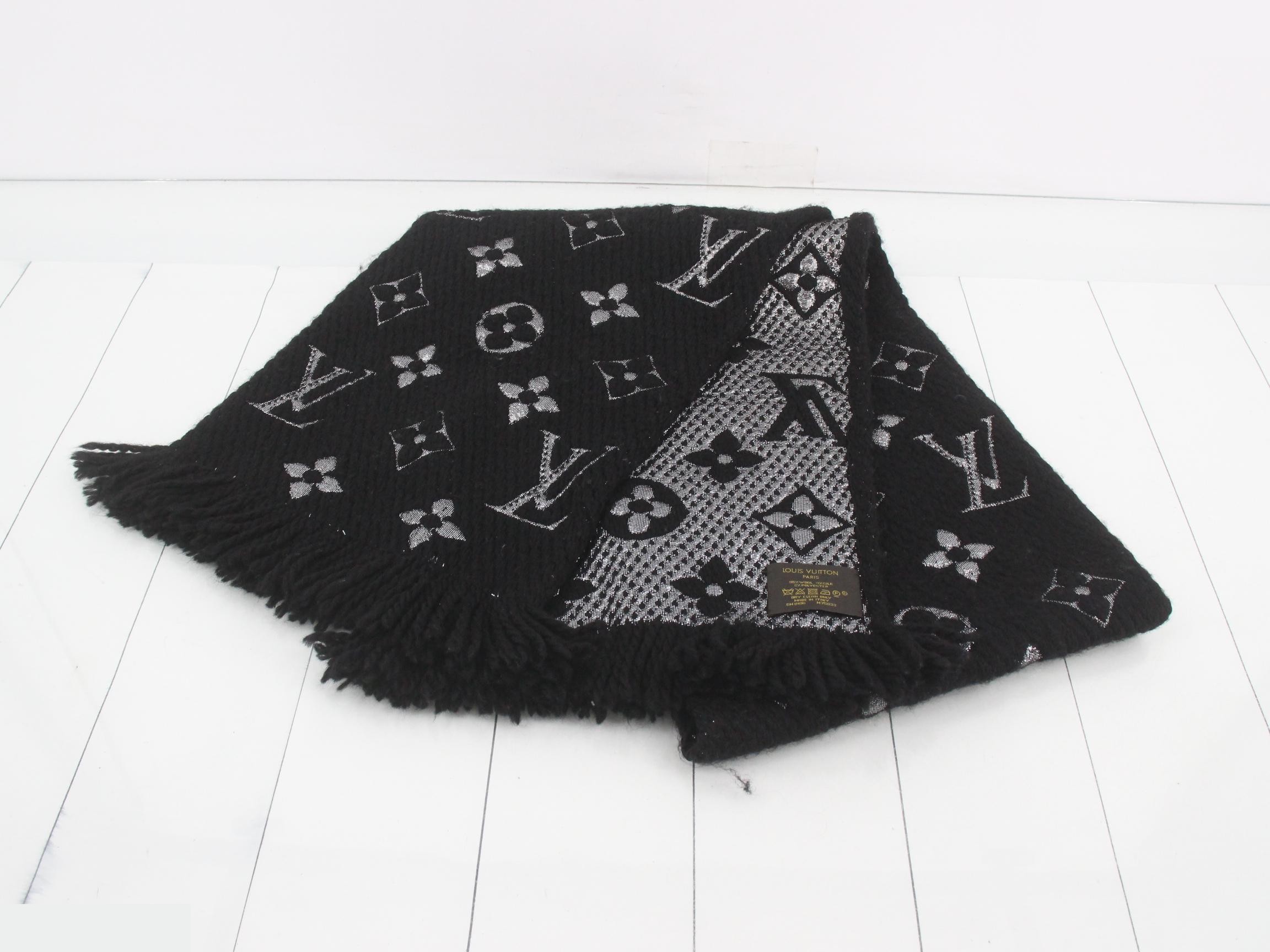 scarf — view 2