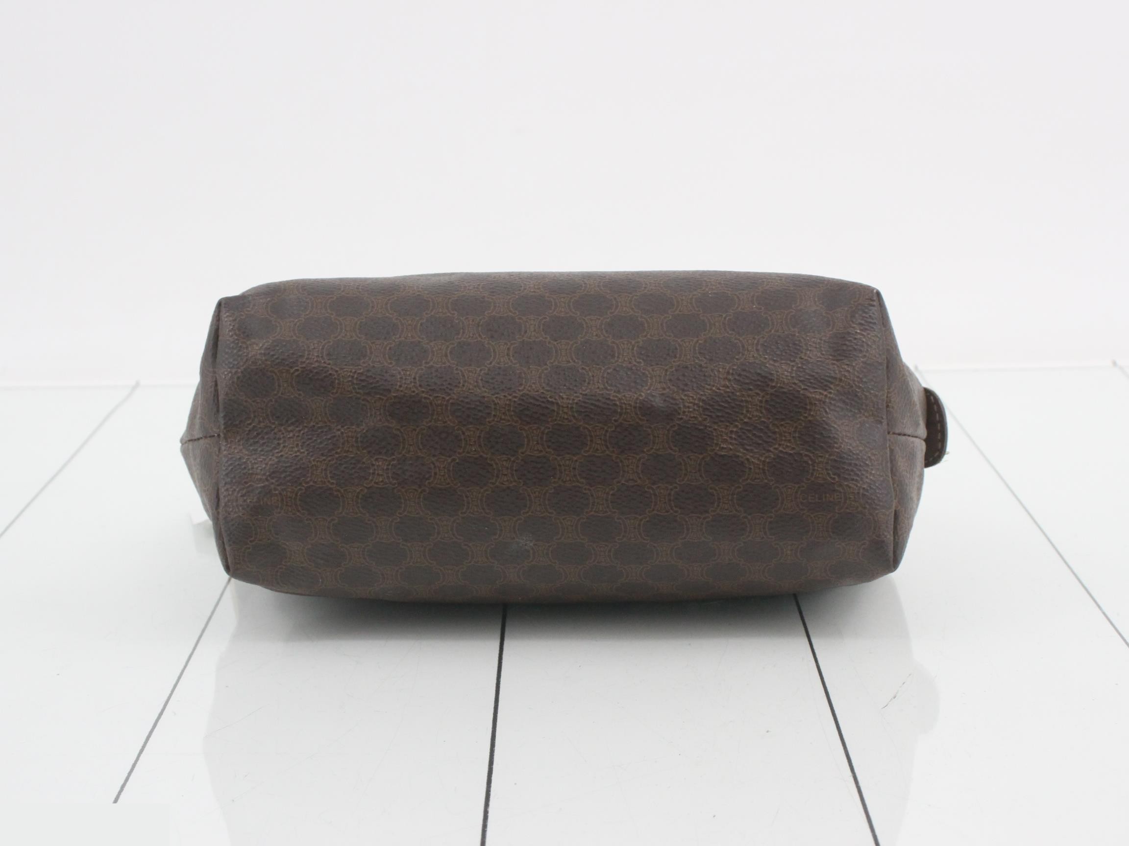 pouch — view 3
